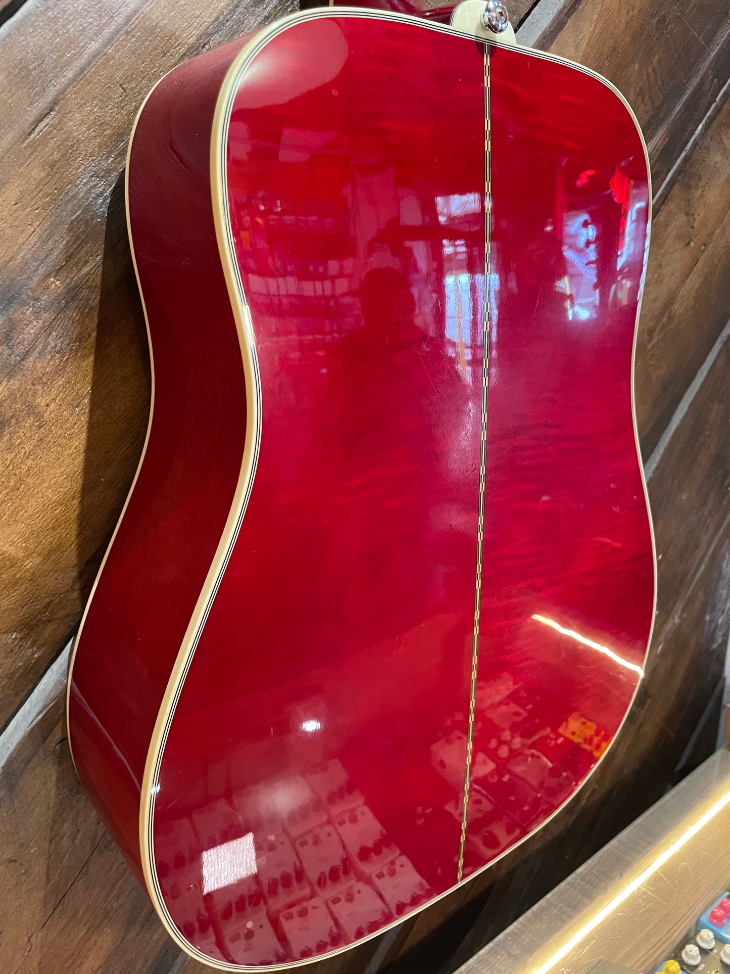 S/H 2007 Gibson Dove, Antique Natural