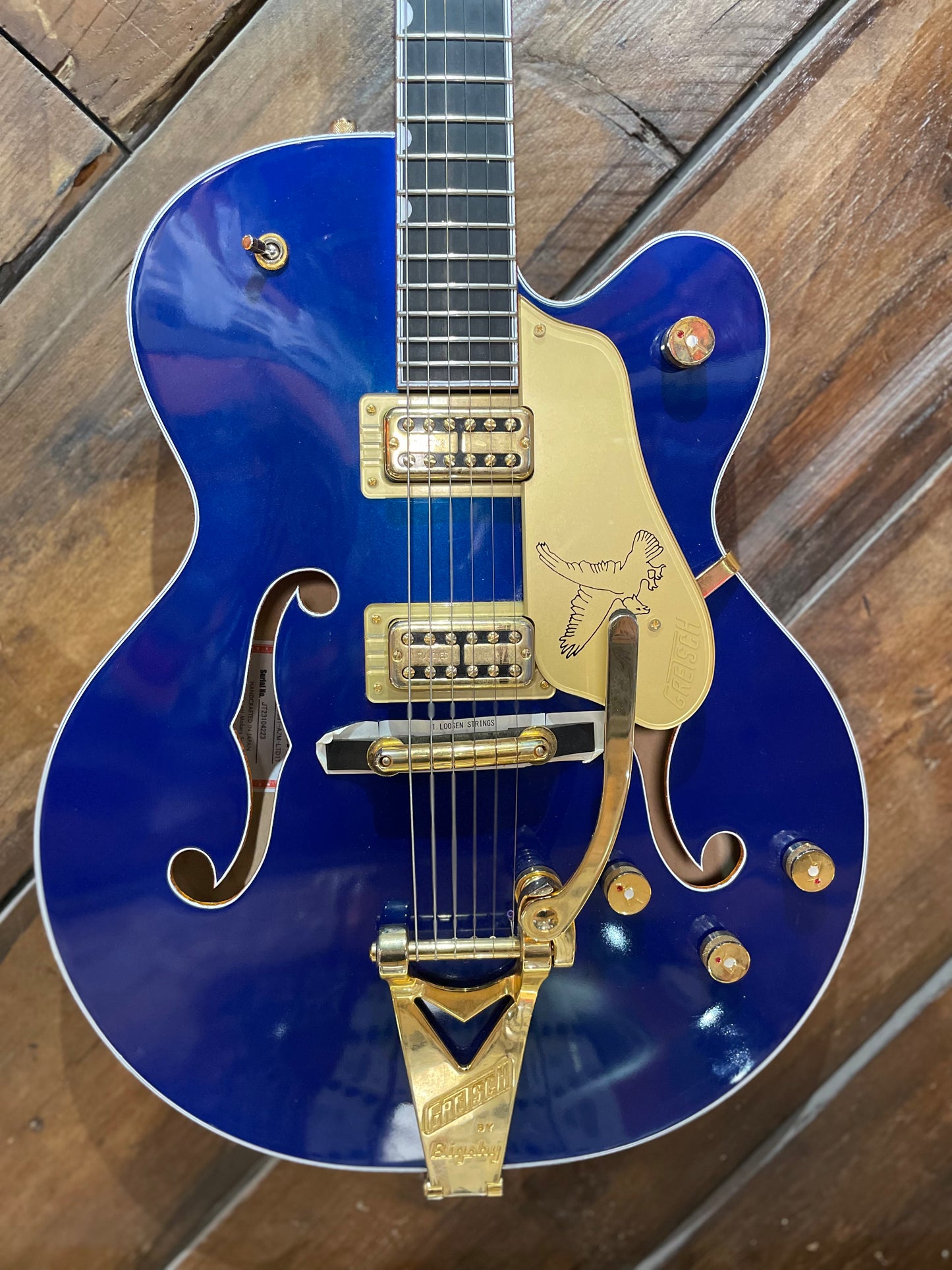 S/H Gretsch G6136T Limited Edition Falcon with String Thru Bigsby, Azure Blue Metallic