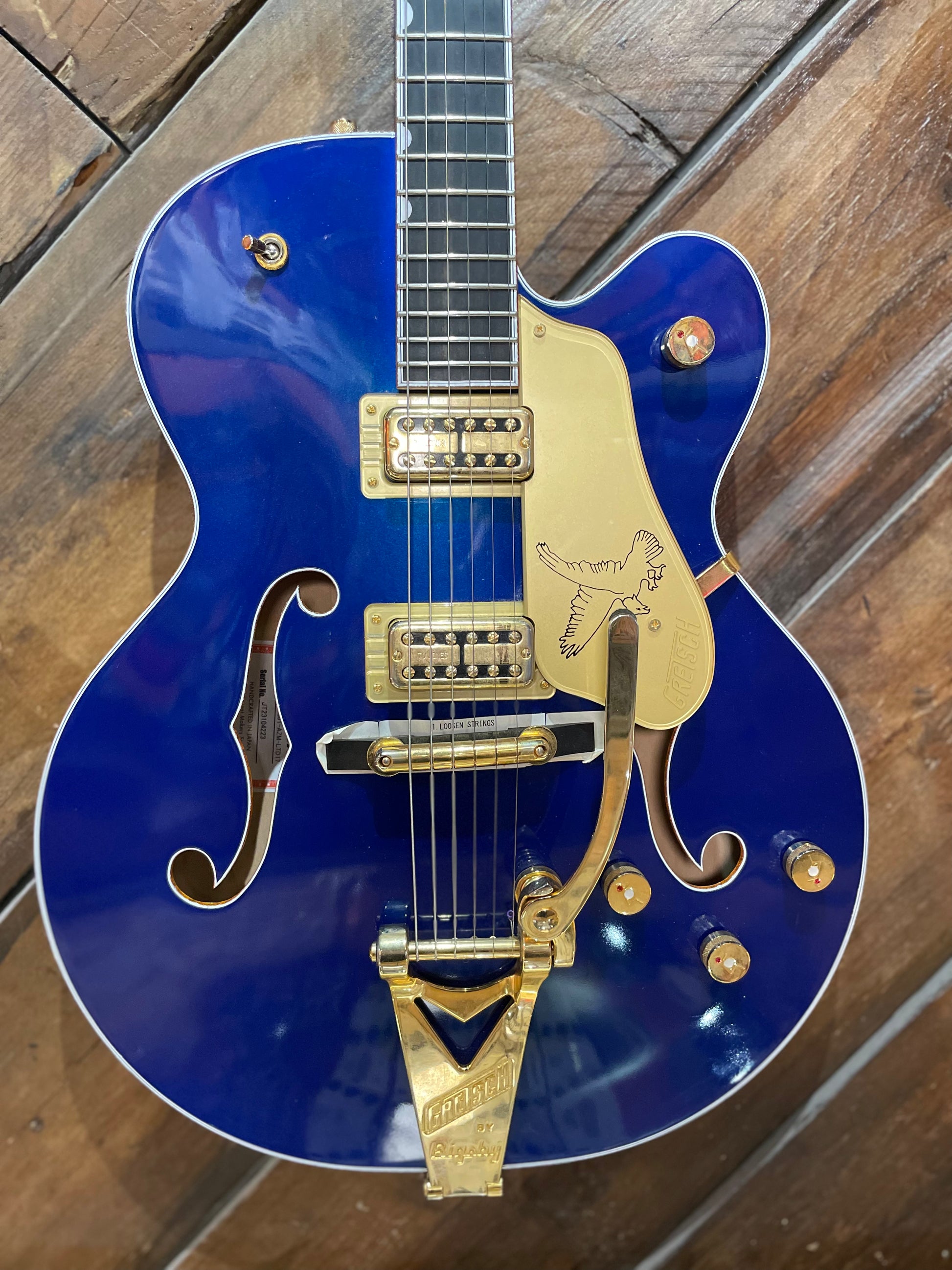 S/H Gretsch G6136T Limited Edition Falcon with String Thru Bigsby, Azure Blue Metallic