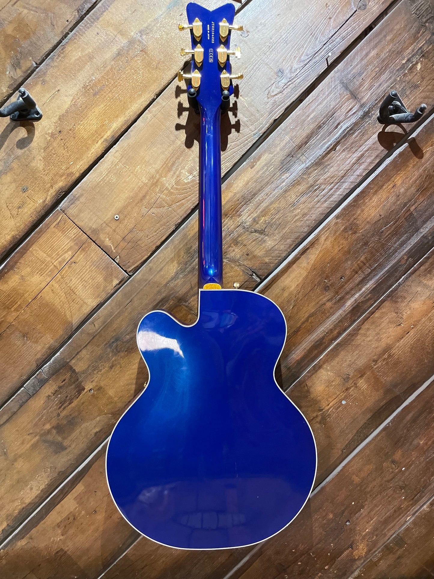 S/H Gretsch G6136T Limited Edition Falcon with String Thru Bigsby, Azure Blue Metallic
