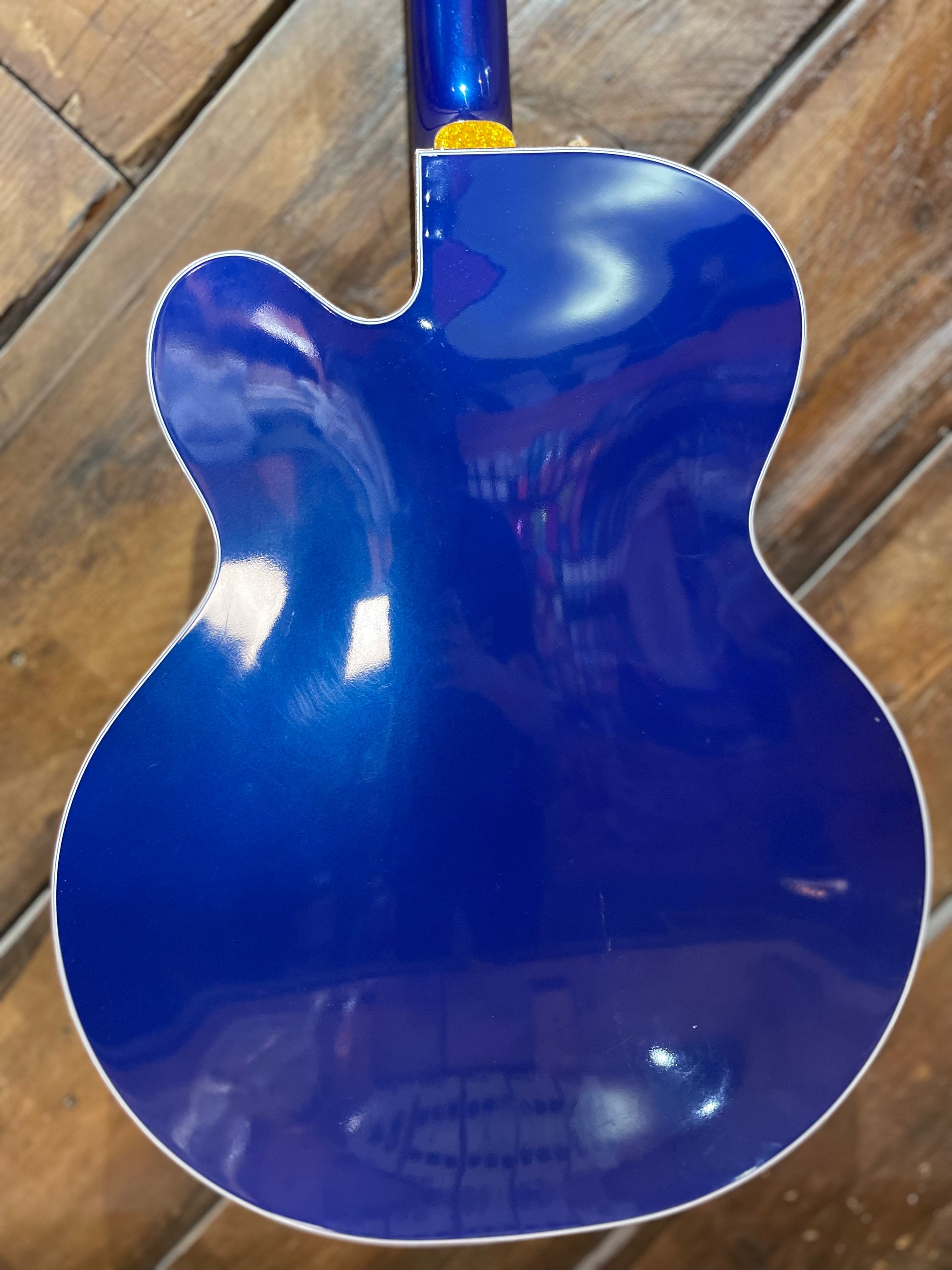S/H Gretsch G6136T Limited Edition Falcon with String Thru Bigsby, Azure Blue Metallic
