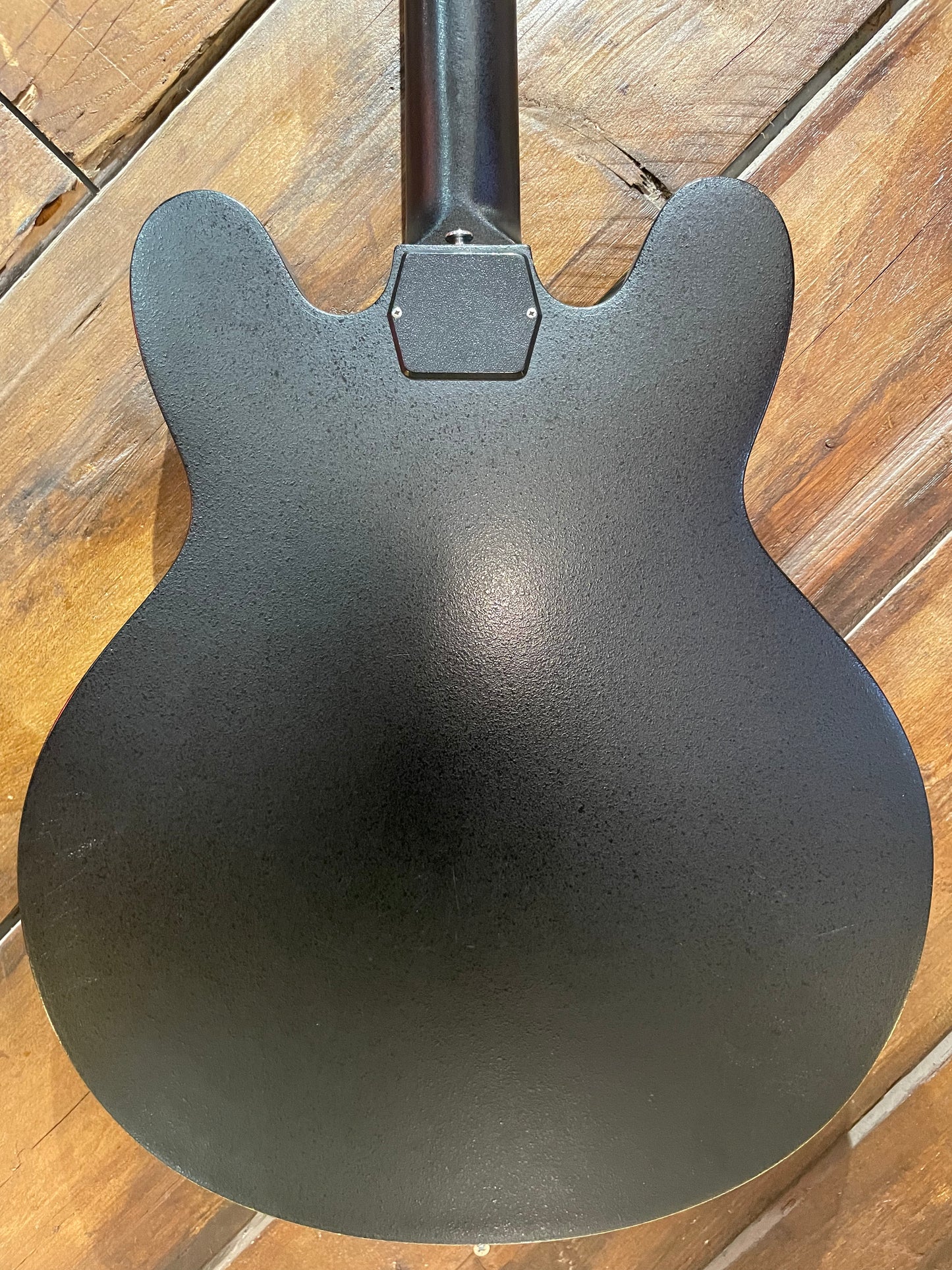 S/H 1970 Ovation USA Eclipse 1235 Hollow-Body Electirc Guitar, Black
