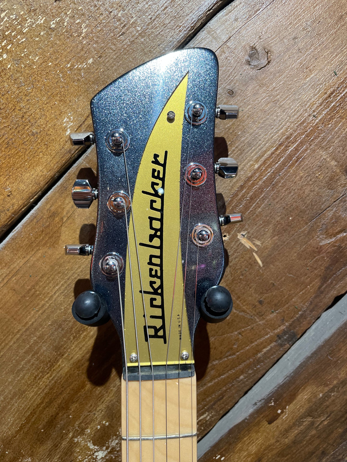 Rickenbacker Limited Edition 330 VP, Jetglo Pearlstar