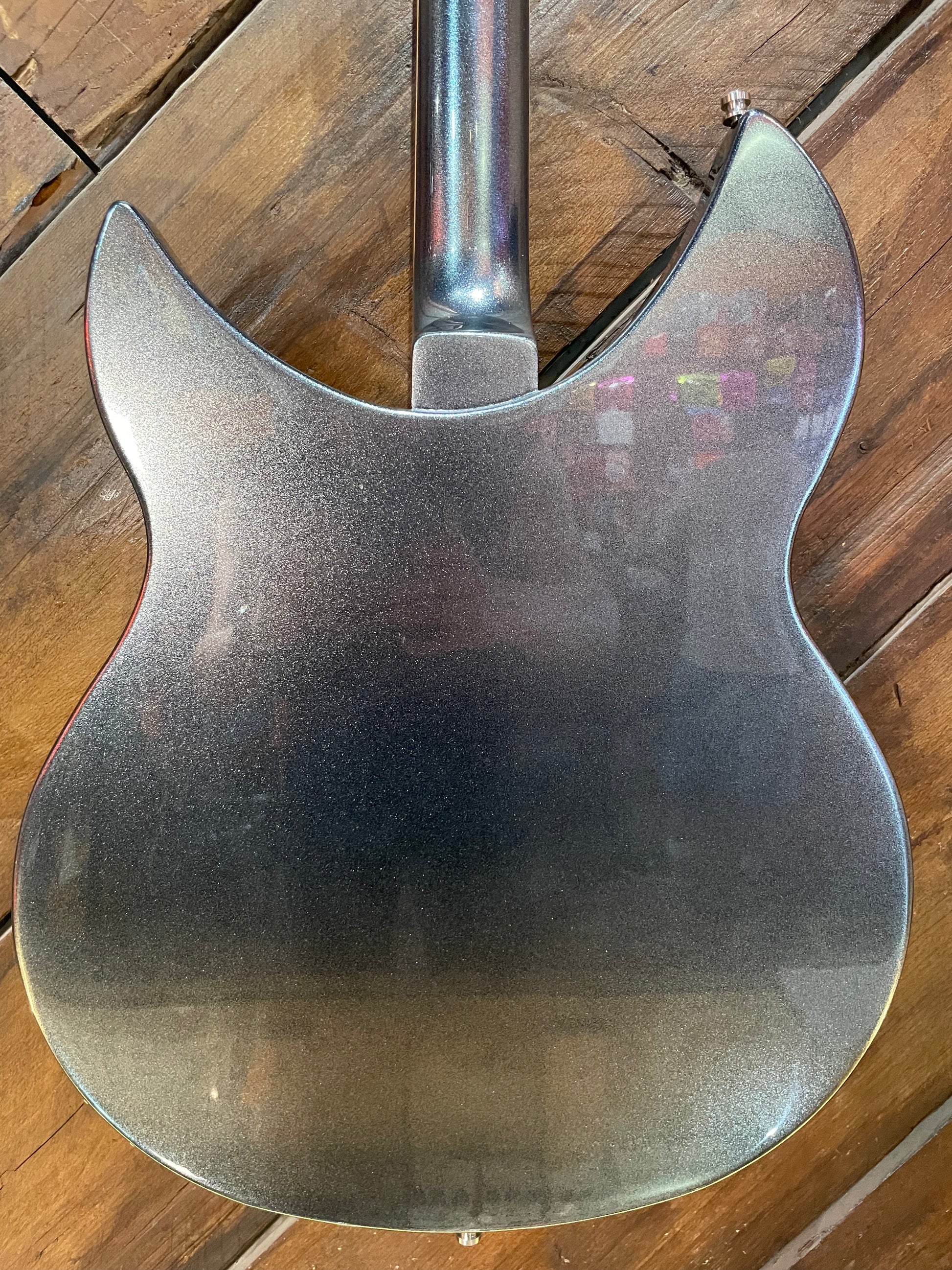 Rickenbacker Limited Edition 330 VP, Jetglo Pearlstar