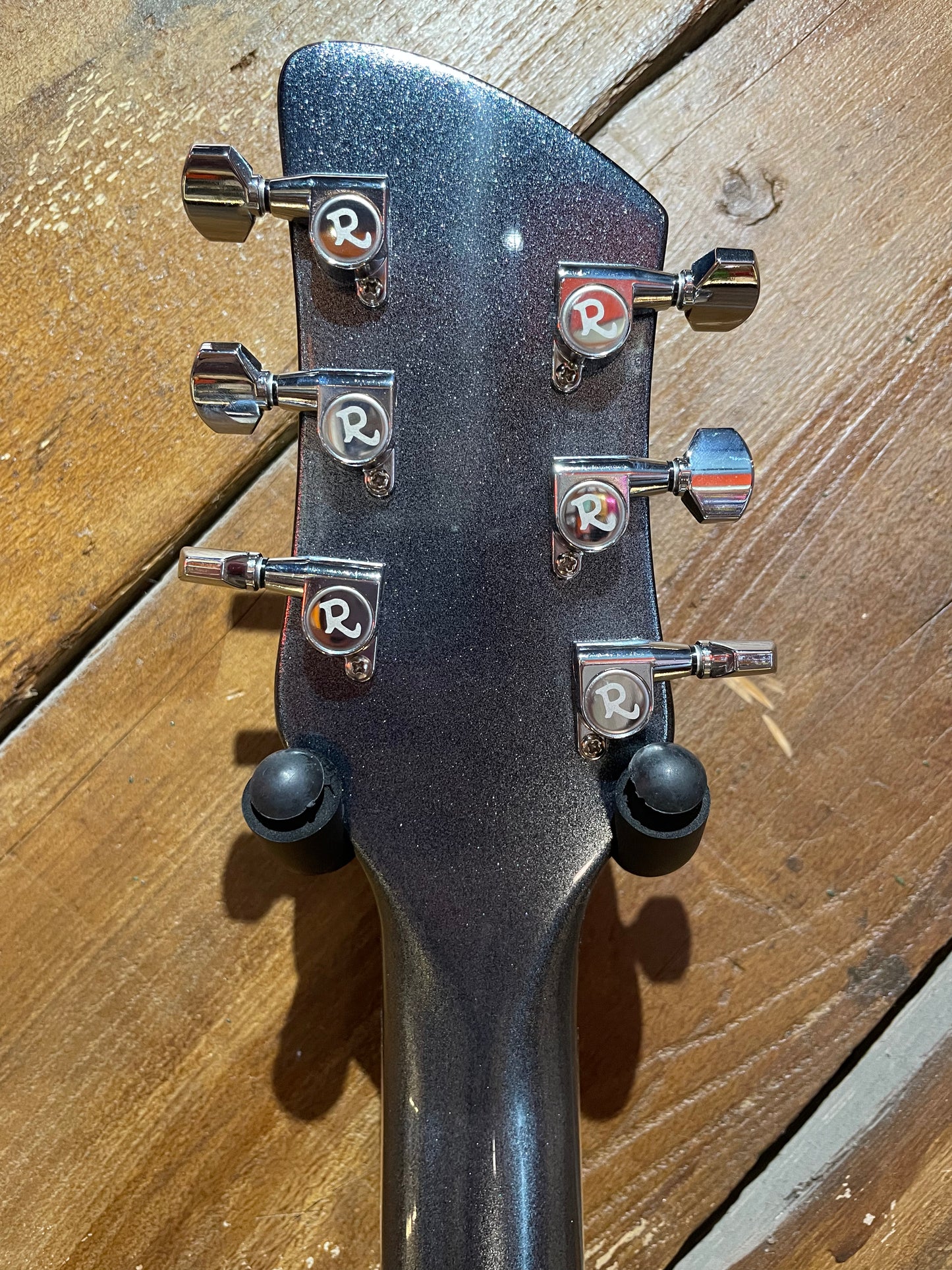 Rickenbacker Limited Edition 330 VP, Jetglo Pearlstar