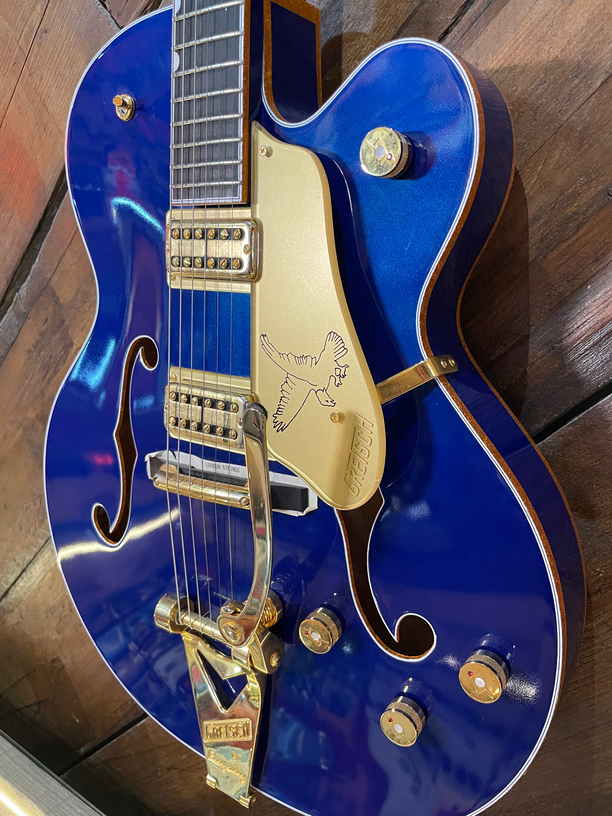S/H Gretsch G6136T Limited Edition Falcon with String Thru Bigsby, Azure Blue Metallic
