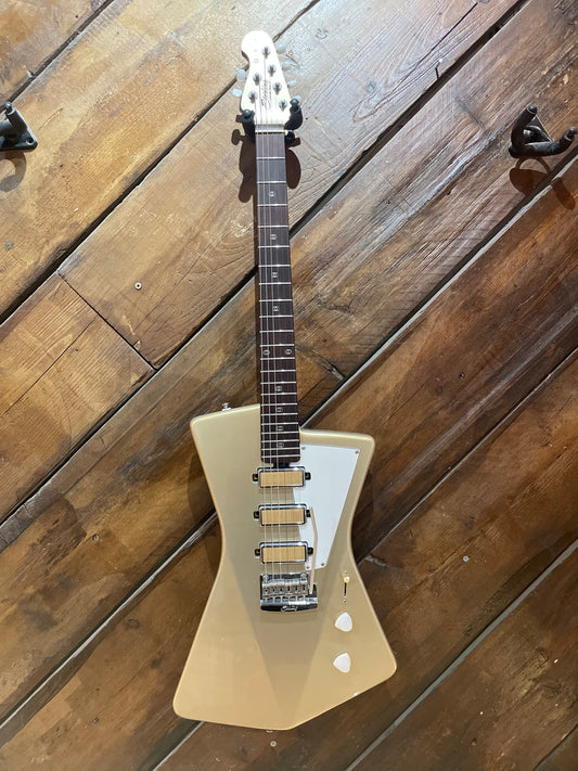 S/H Sterling By Music Man St Vincent Signature Goldie, Cashmere