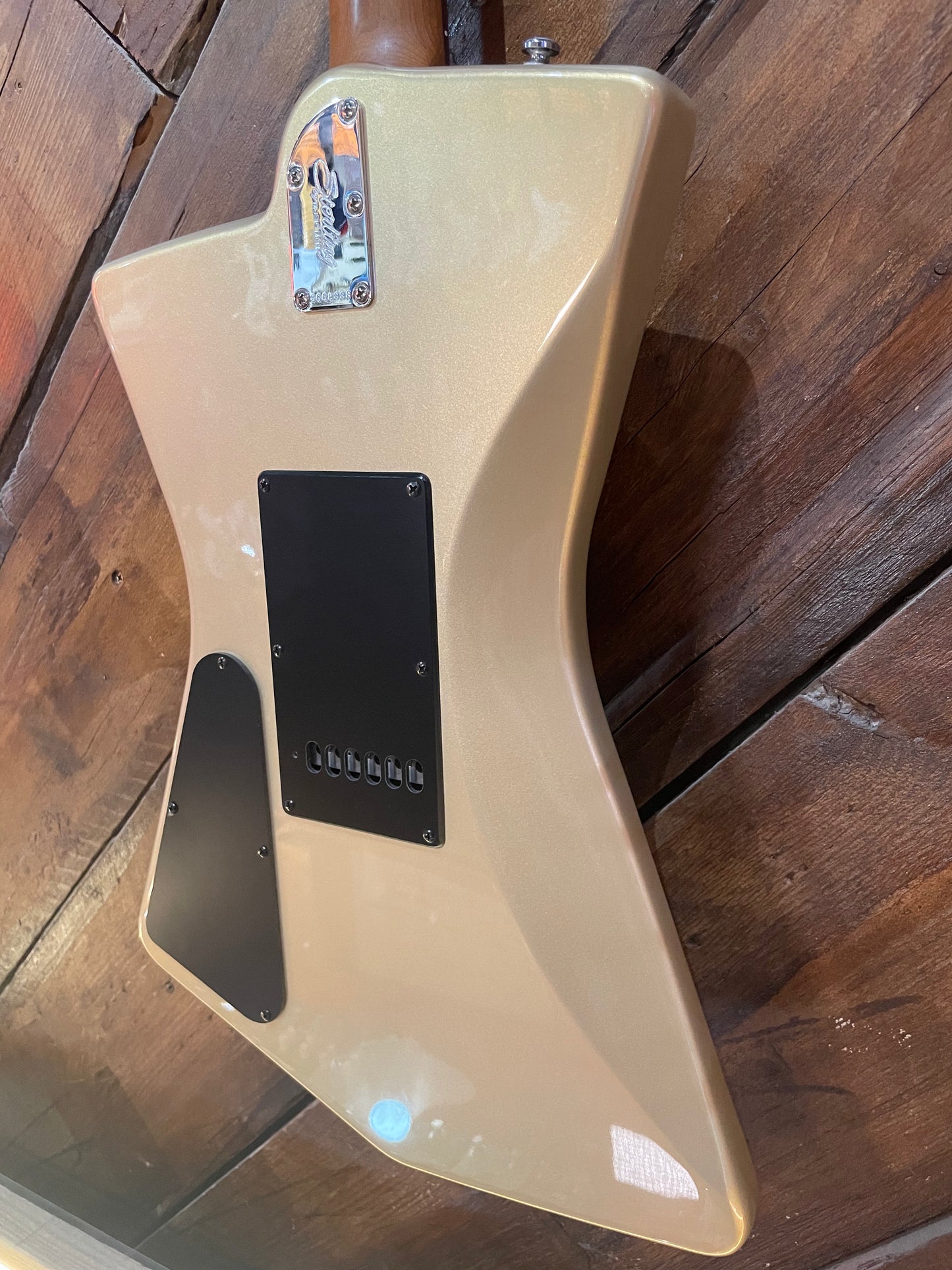 S/H Sterling By Music Man St Vincent Signature Goldie, Cashmere