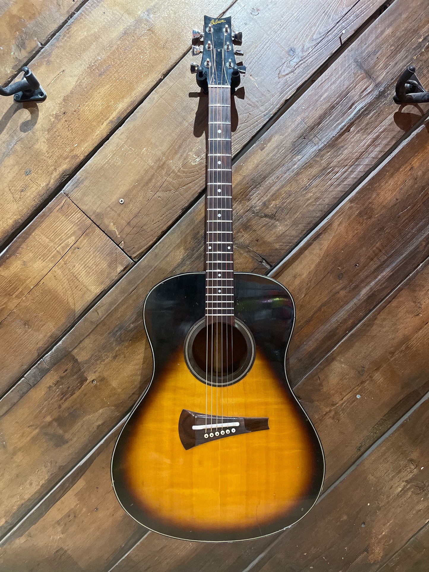 S/H 1970s Gibson MK35 Dreadnought Acoustic Guitar, Sunburst
