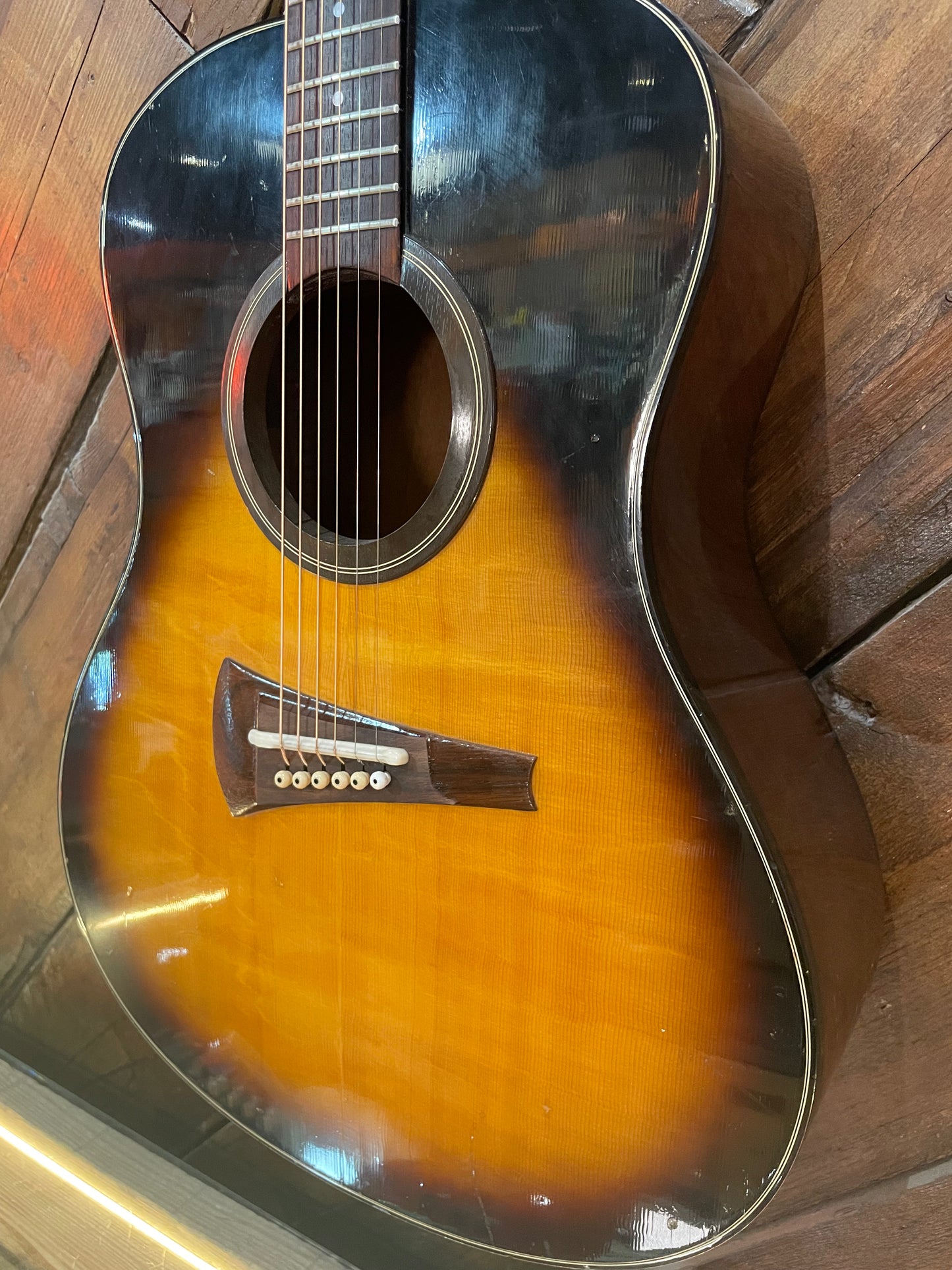 S/H 1970s Gibson MK35 Dreadnought Acoustic Guitar, Sunburst
