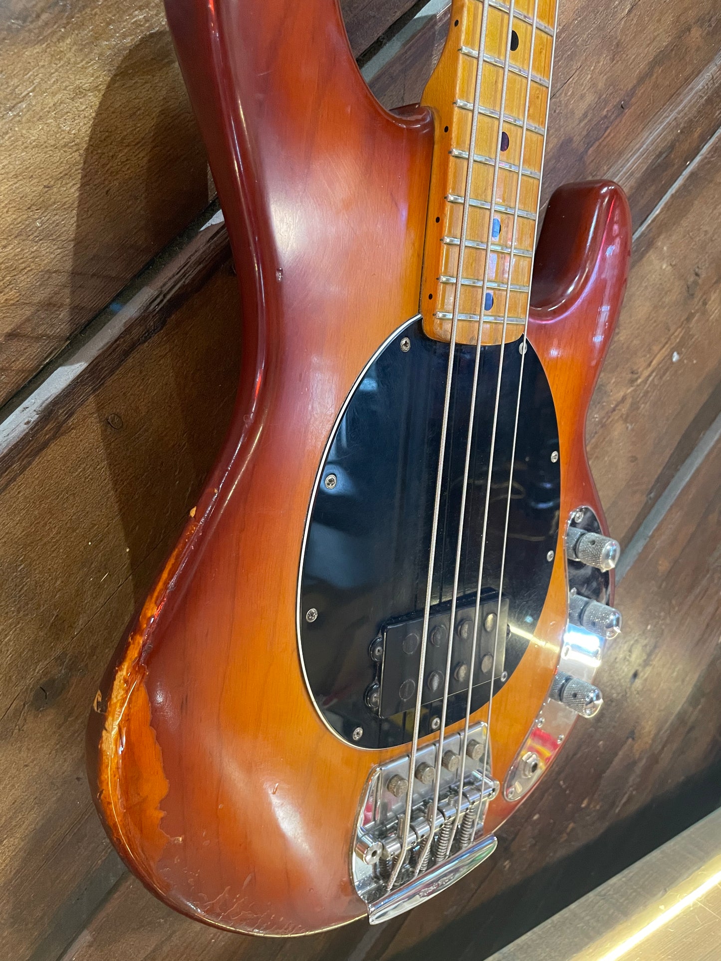 S/H 1989 Music Man Stingray, Honey Burst