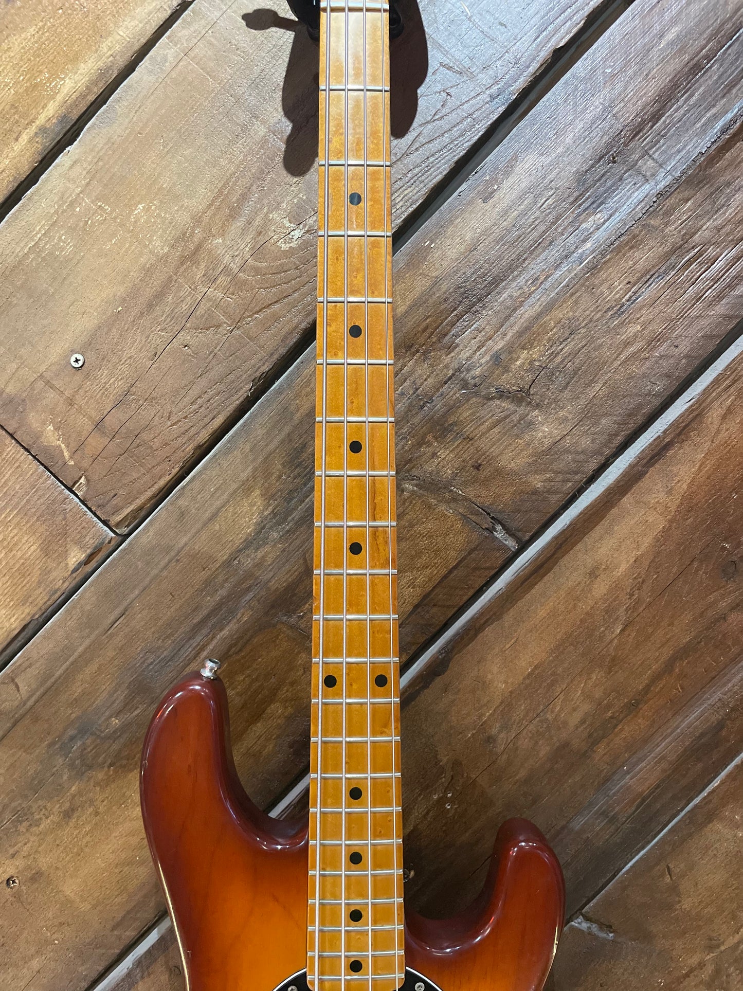 S/H 1989 Music Man Stingray, Honey Burst