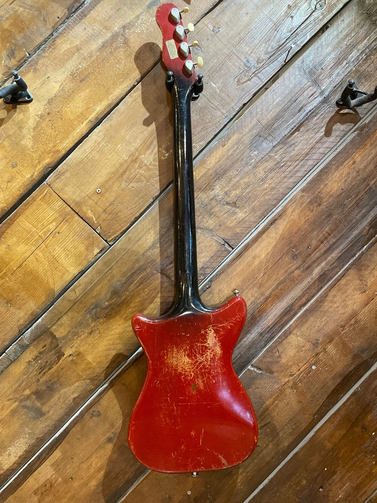 S/H 1963 Burns Sonic Short Scale Bass, Red
