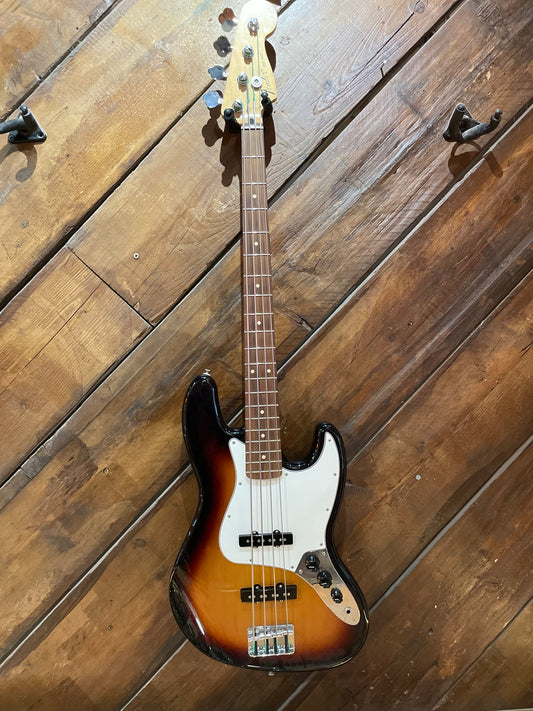 S/H 2017 Fender Mexican Standard Jazz Bass, Three Tone Sunburst