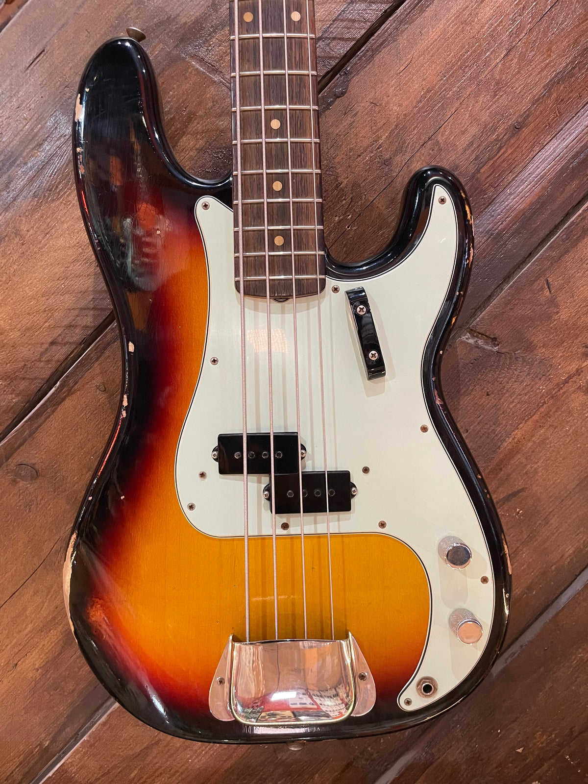 S/H 2020 Fender Custom Shop '63 Precision Bass, Relic Three Tone Sunburst
