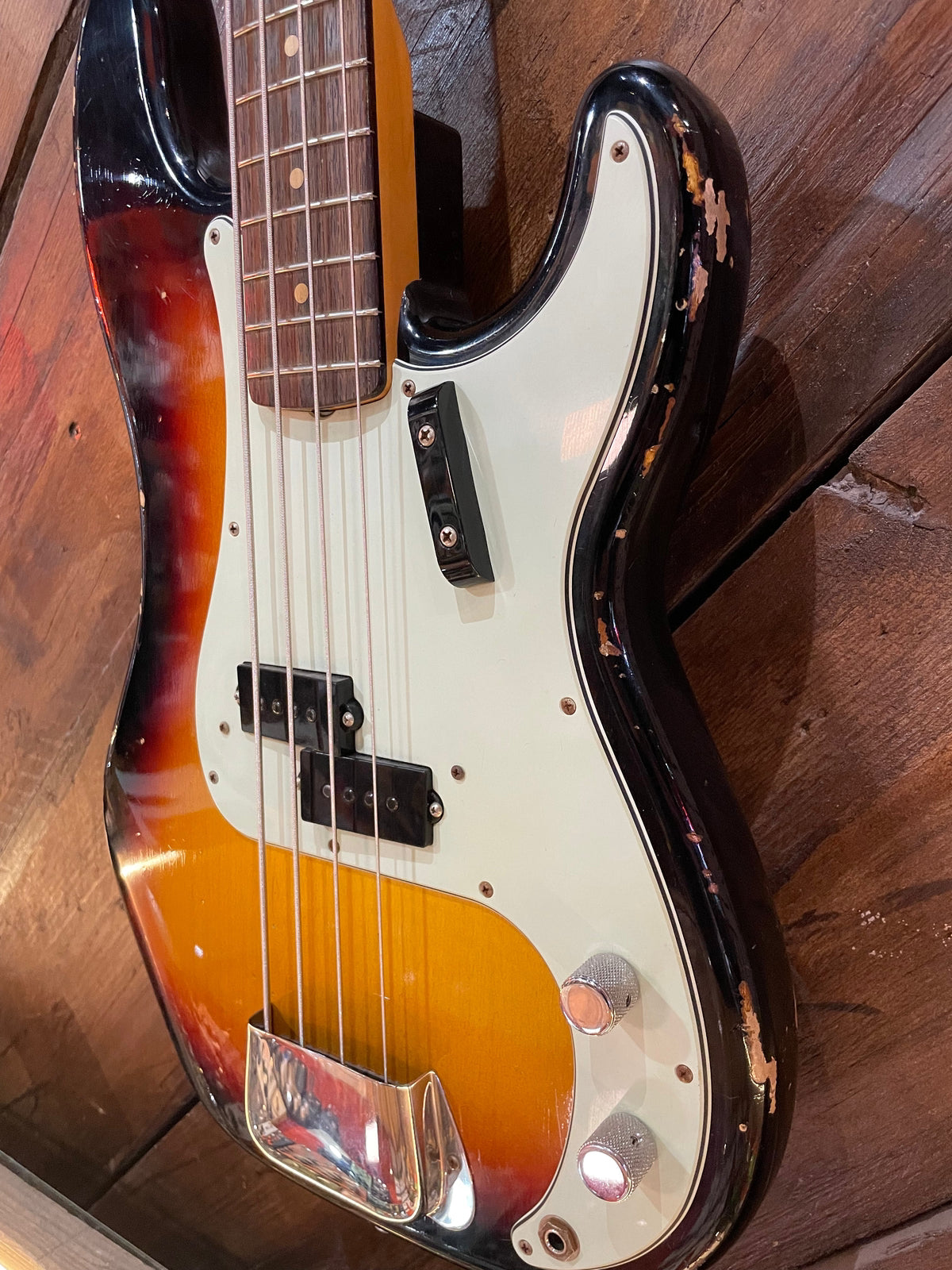 S/H 2020 Fender Custom Shop '63 Precision Bass, Relic Three Tone Sunburst