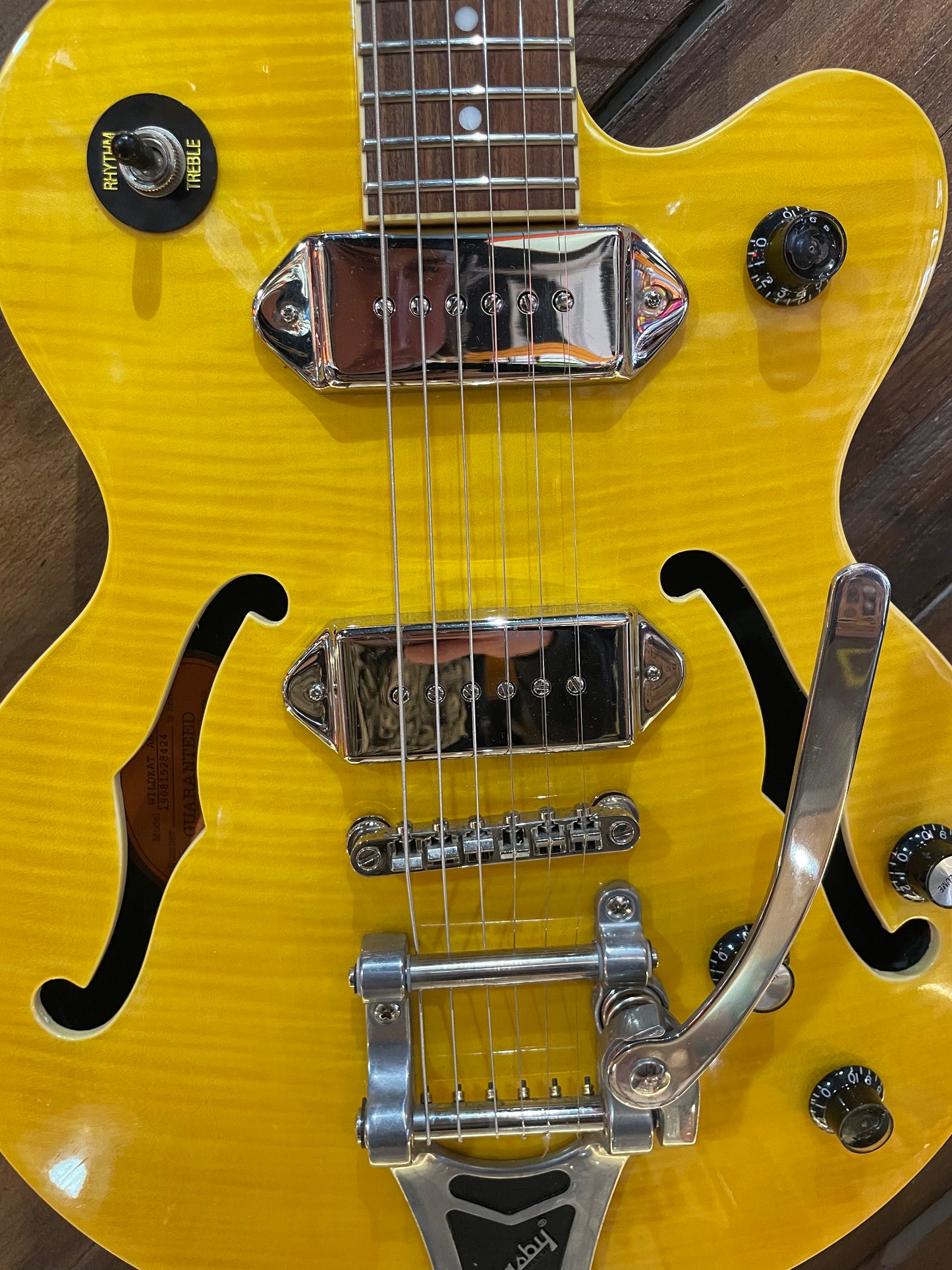 S/H Epiphone Wildkat Semi-Hollow Electric Guitar, Antique Natural