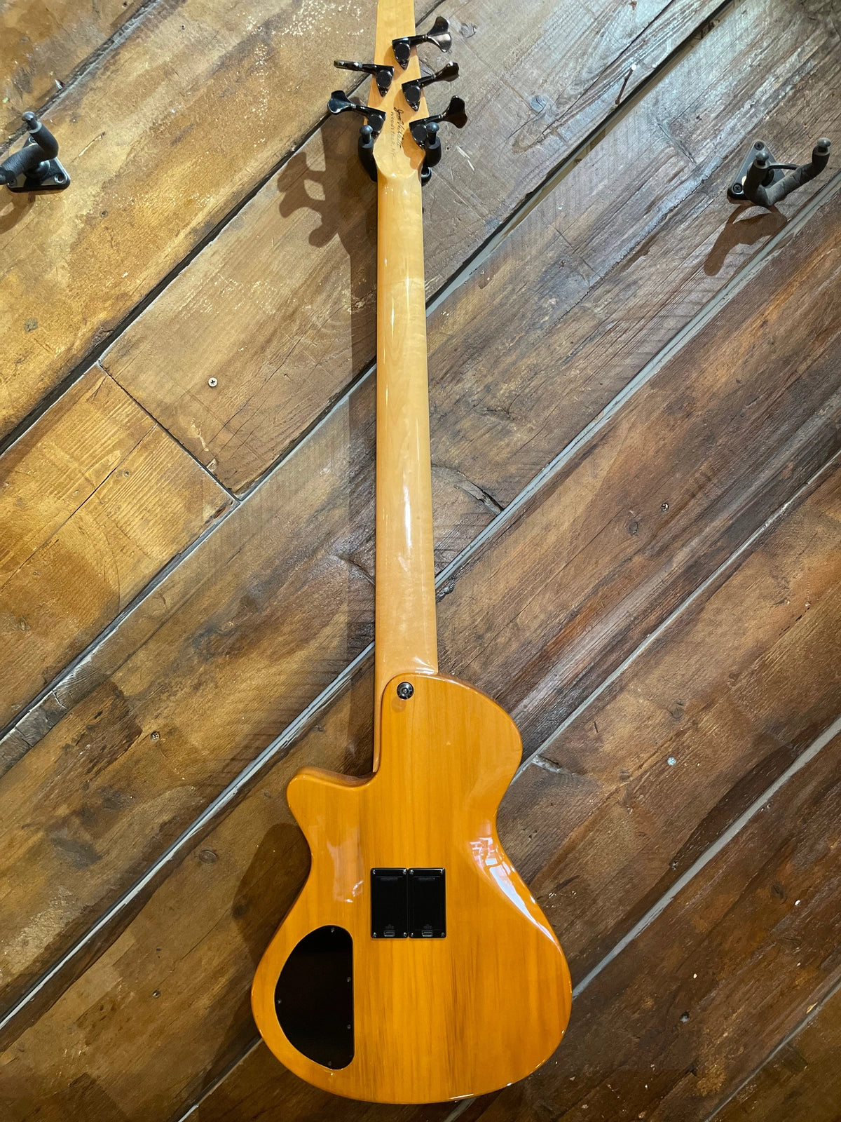 S/H Veillette USA Custom Paris V, 5 String Bass
