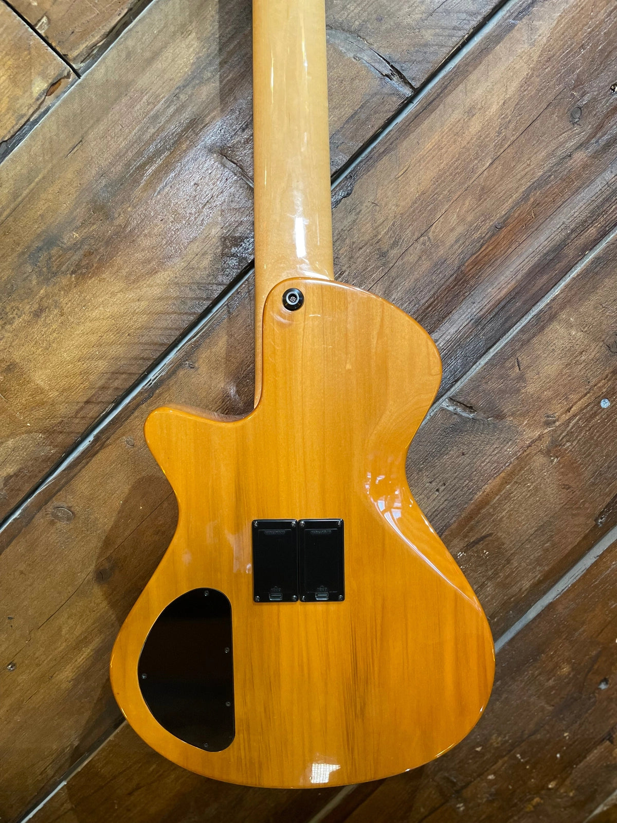 S/H Veillette USA Custom Paris V, 5 String Bass