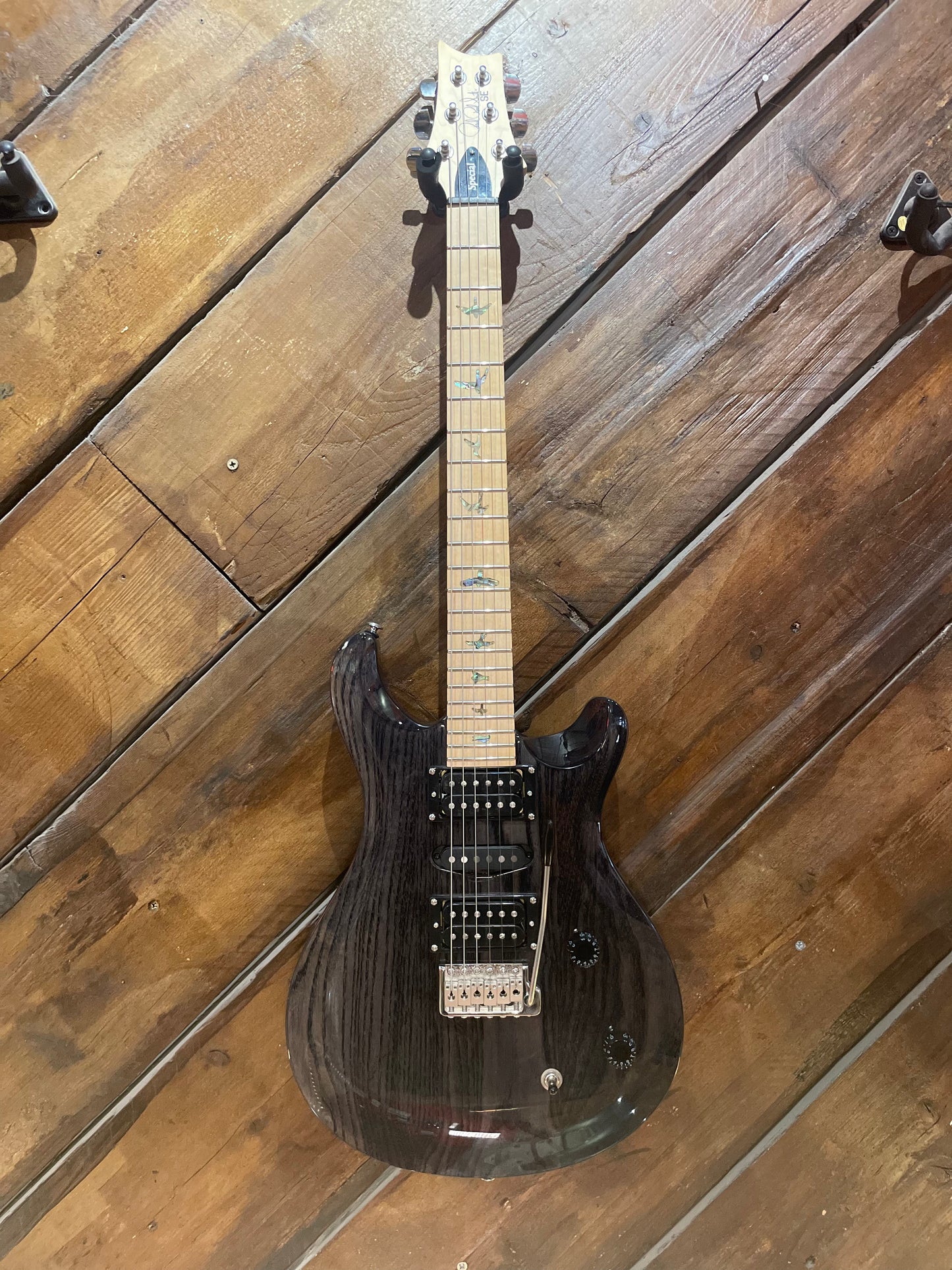 S/H 2024 PRS SE Swamp Ash Special, Charcoal