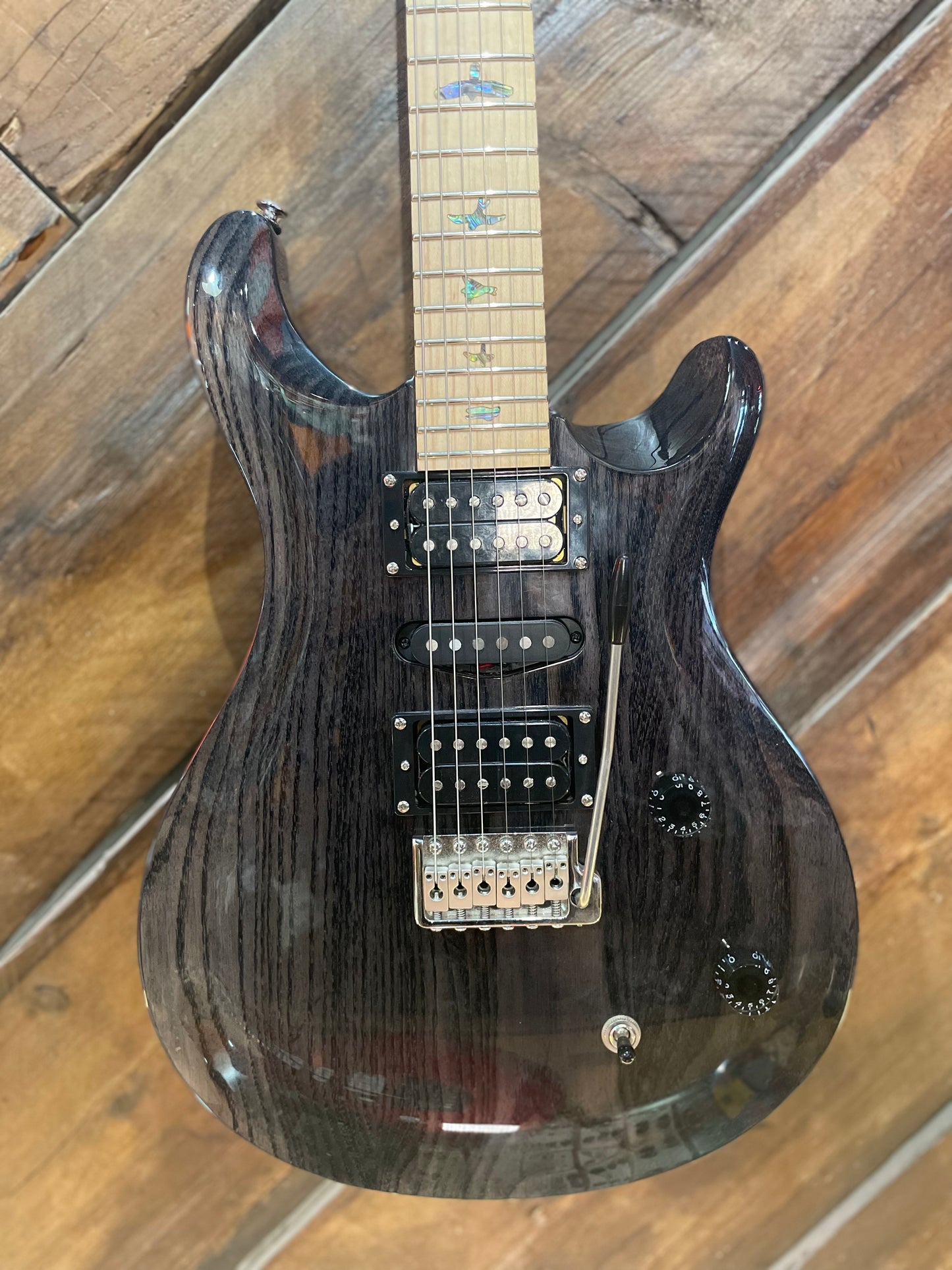 S/H 2024 PRS SE Swamp Ash Special, Charcoal