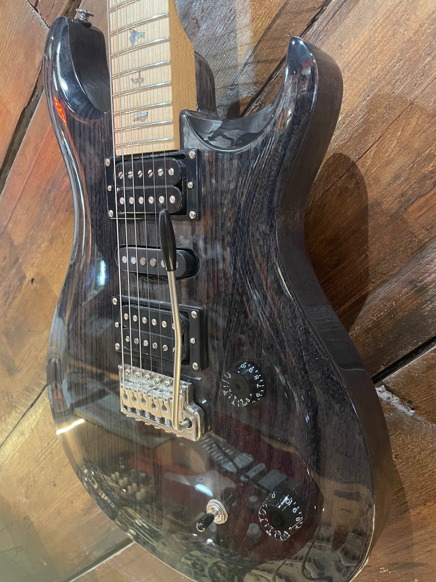 S/H 2024 PRS SE Swamp Ash Special, Charcoal