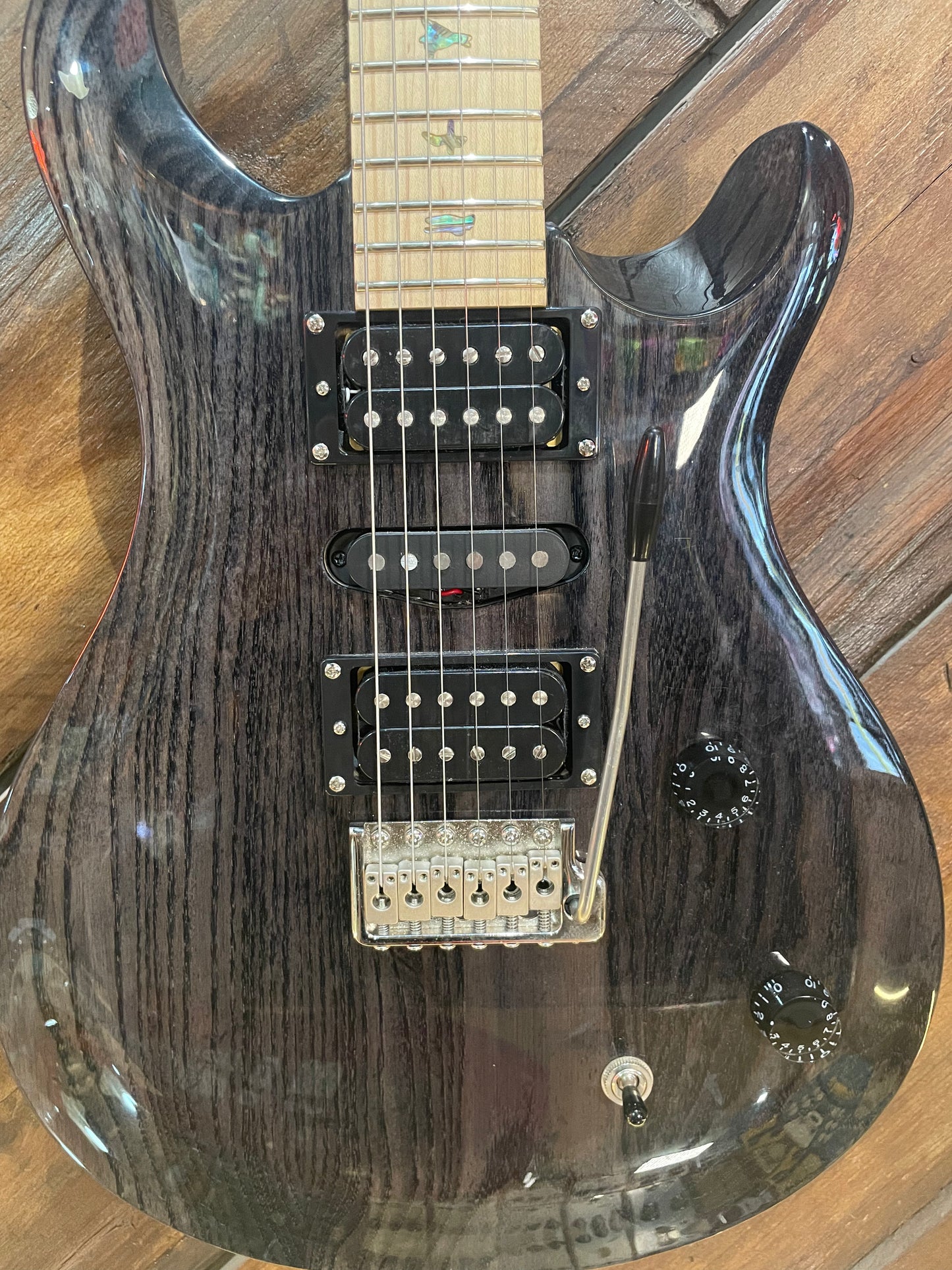 S/H 2024 PRS SE Swamp Ash Special, Charcoal