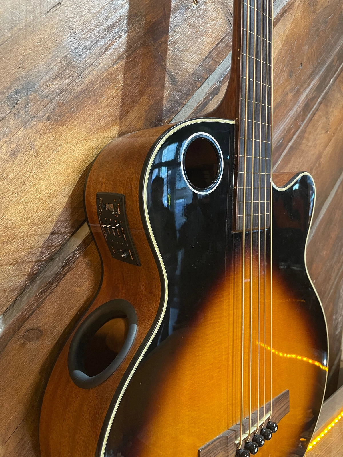 S/H Boulder Creek EBRI-TB V Fretless Acoustic Bass