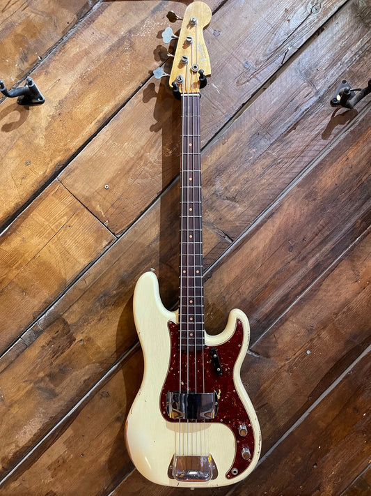 Fender Custom Shop '64 Precision Bass, Aged Vintage Olympic White