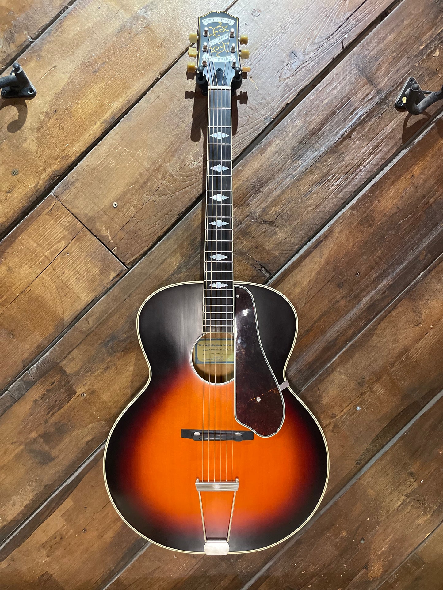 S/H Epiphone Masterbilt De Luxe Round Hole Electro-Acoustic Guitar, Vintage Sunburst
