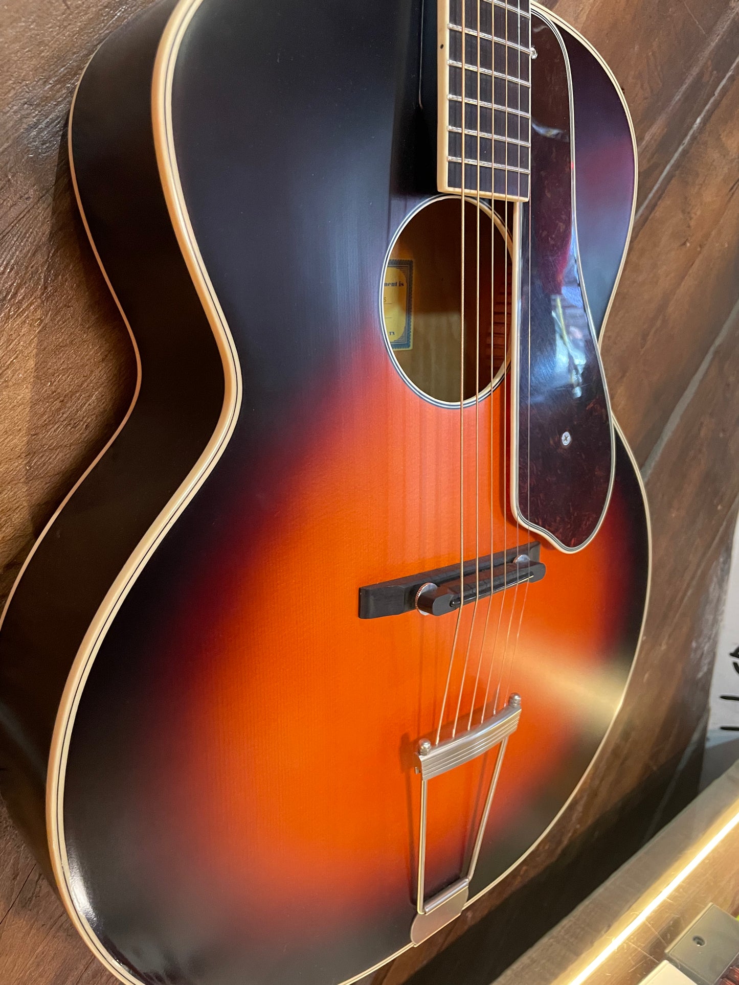 S/H Epiphone Masterbilt De Luxe Round Hole Electro-Acoustic Guitar, Vintage Sunburst
