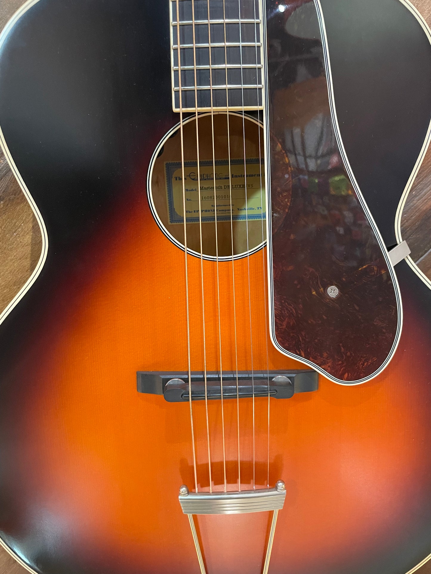 S/H Epiphone Masterbilt De Luxe Round Hole Electro-Acoustic Guitar, Vintage Sunburst