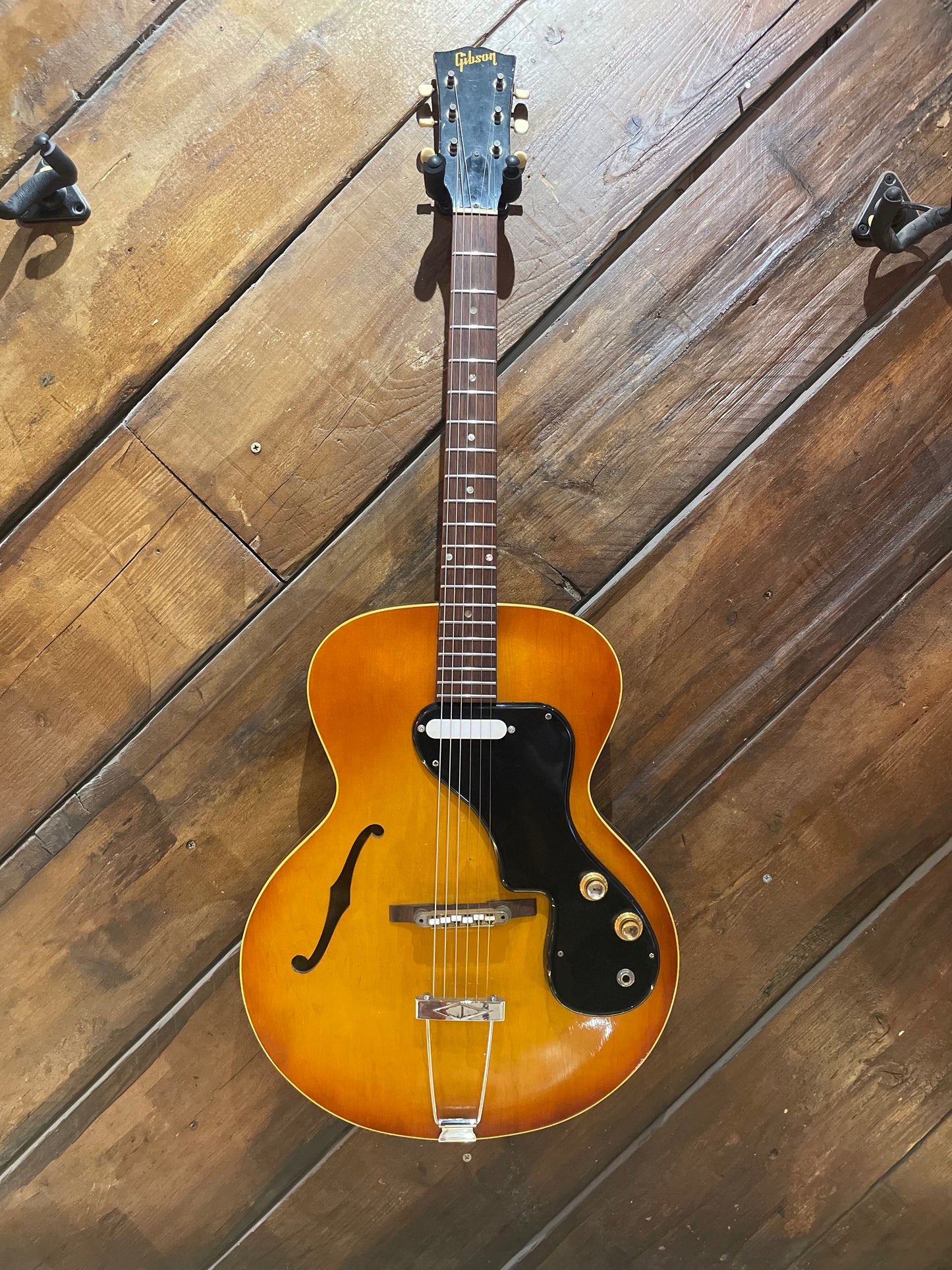S/H 1966 Gibson ES-120T, Sunburst