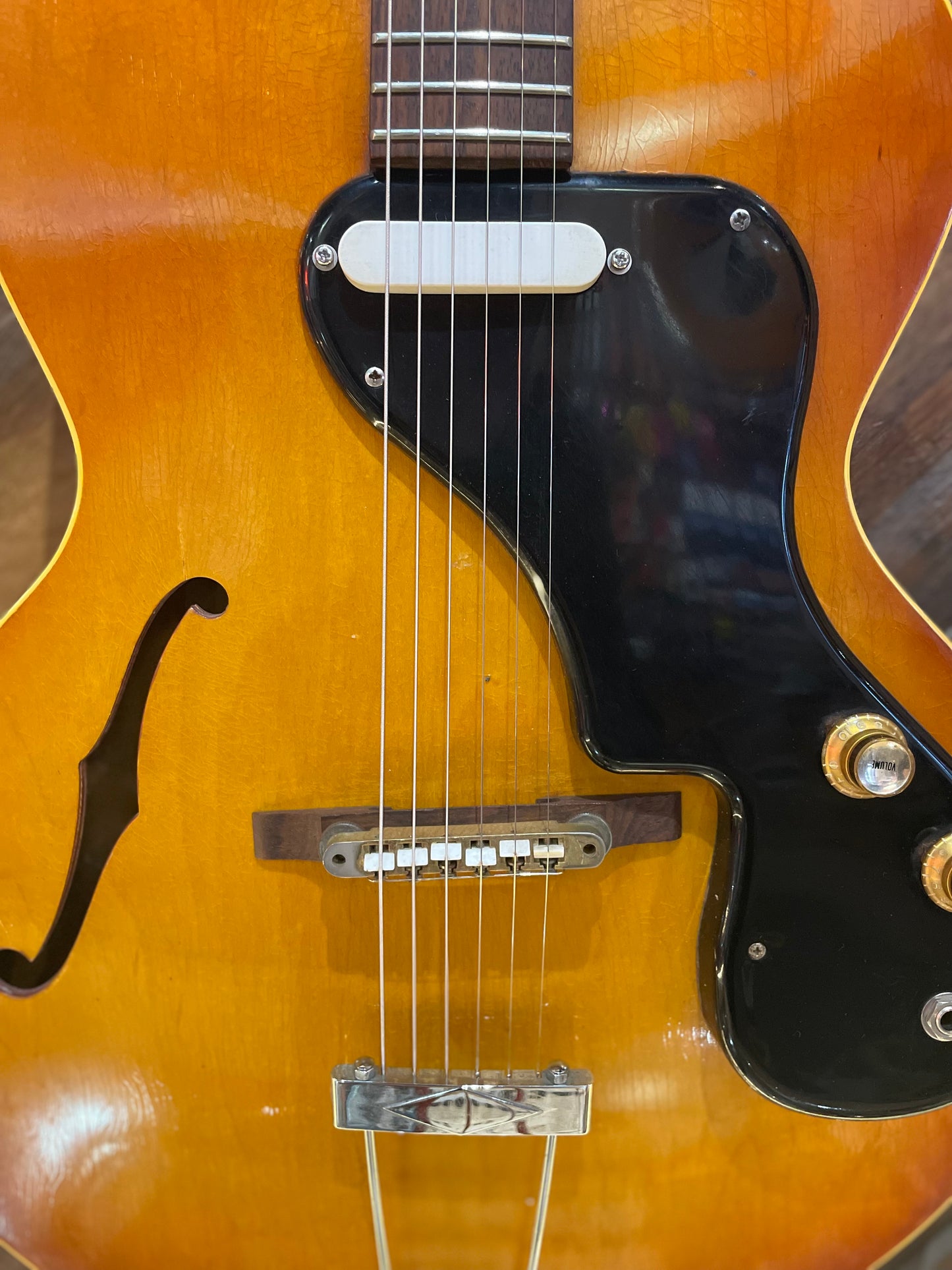 S/H 1966 Gibson ES-120T, Sunburst