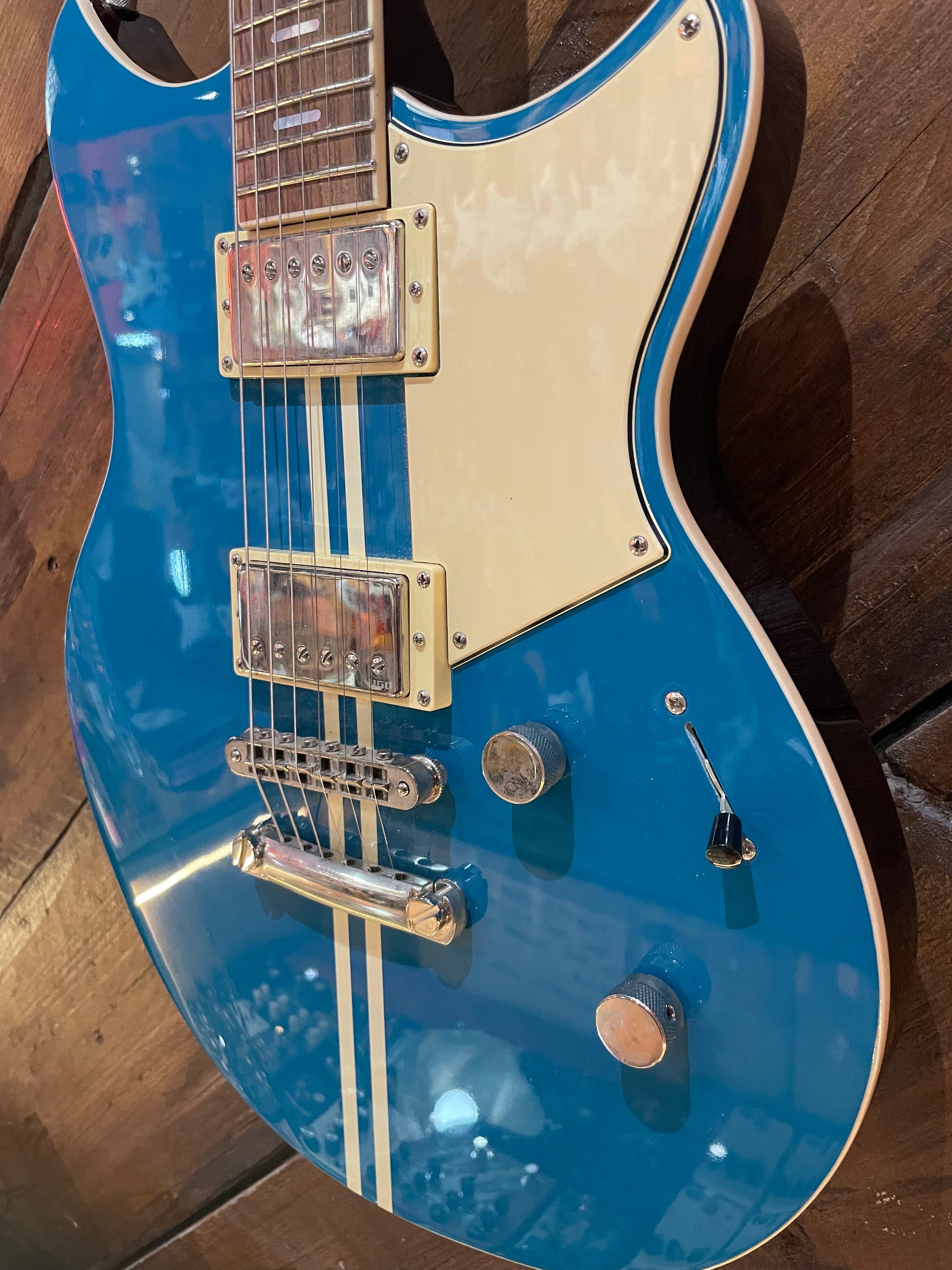 S/H Yamaha Revstar RSS20 Solid Body Electric Guitar, Swift Blue