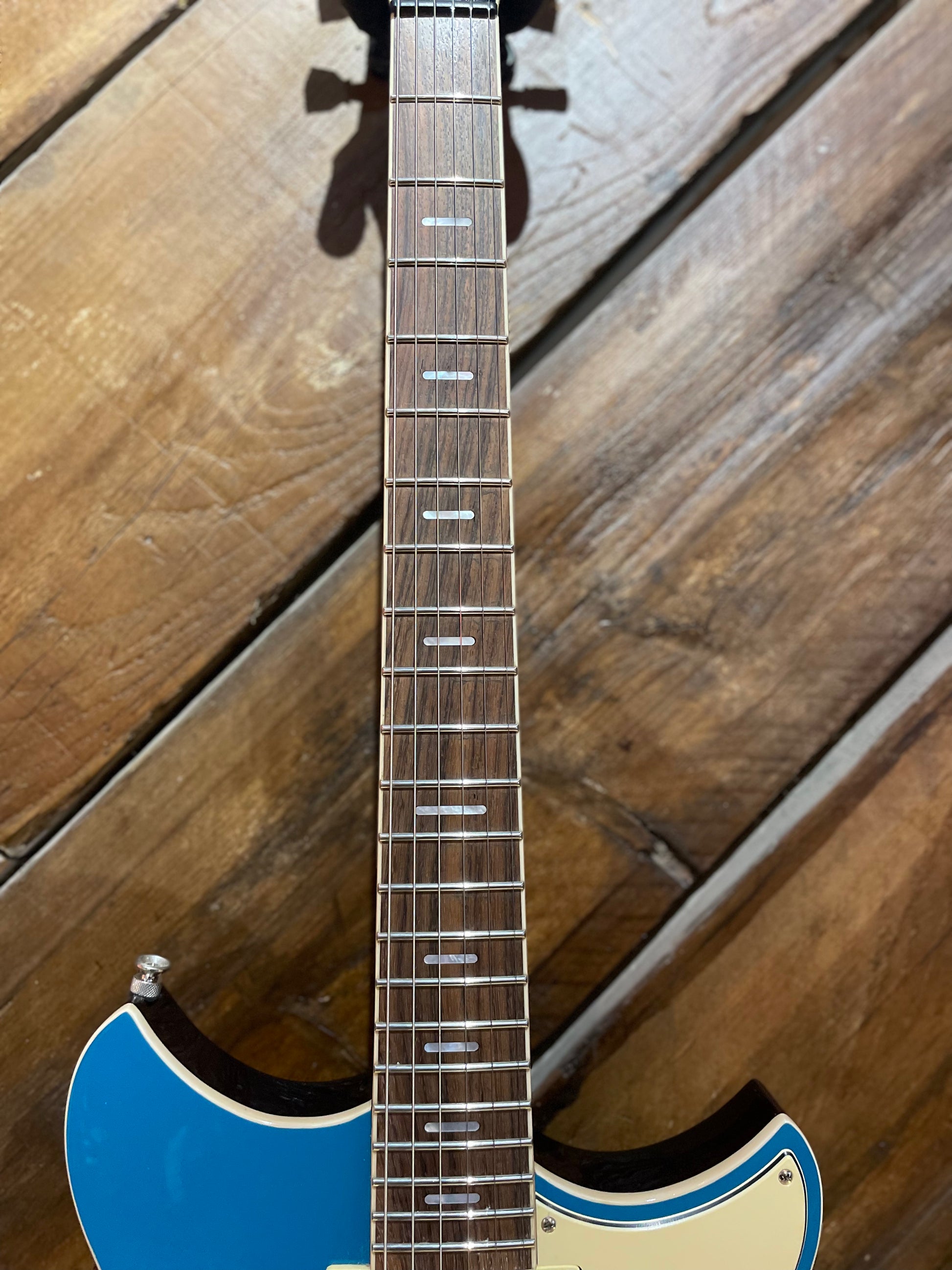 S/H Yamaha Revstar RSS20 Solid Body Electric Guitar, Swift Blue