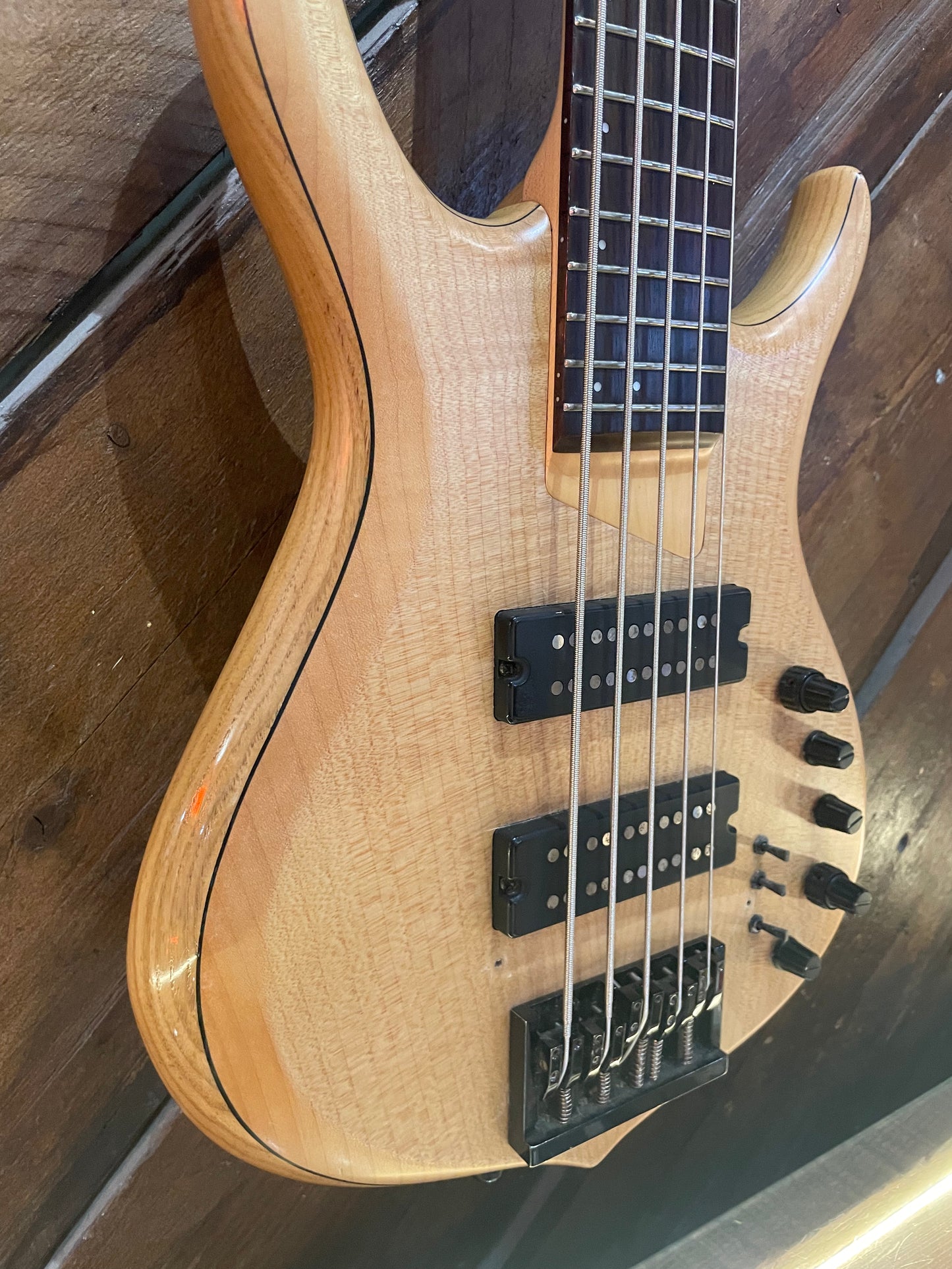 S/H Sire Marcus Miller Signature M7 V 5-String Electric Bass, Natural