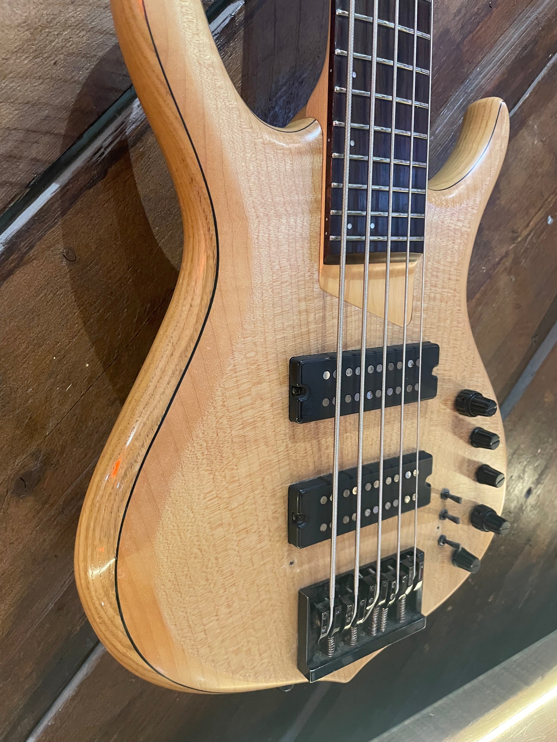 S/H Sire Marcus Miller Signature M7 V 5-String Electric Bass, Natural