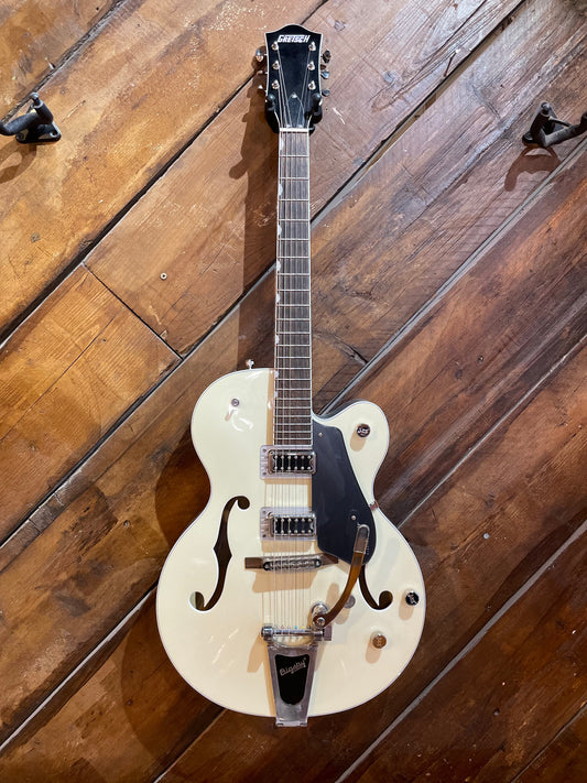 S/H Gretsch G5420T Electromatic Classic Hollow Body, Two-Tone Vintage White/London Grey