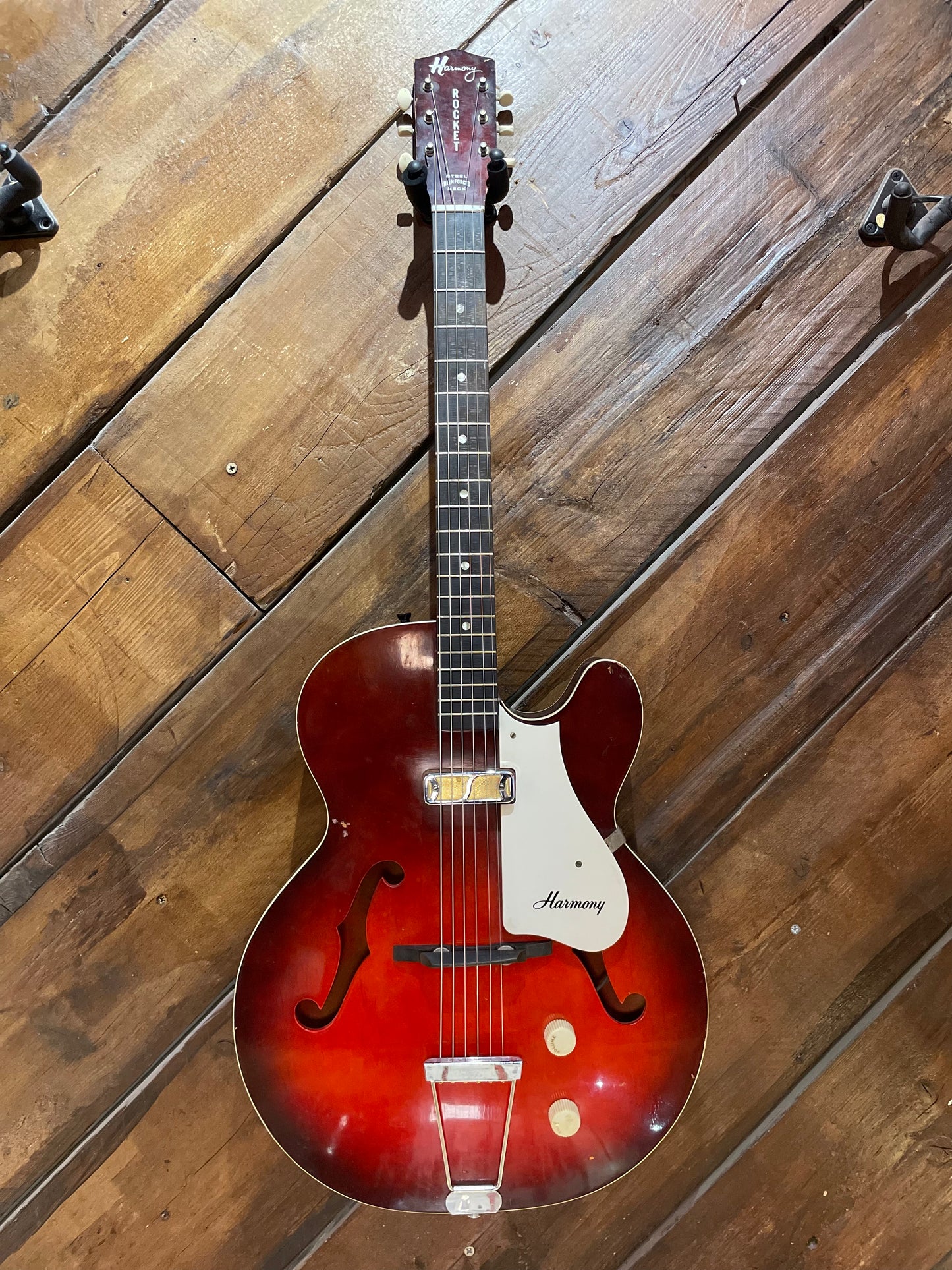 S/H 1960s Harmony H53 Rocket, Red Burst