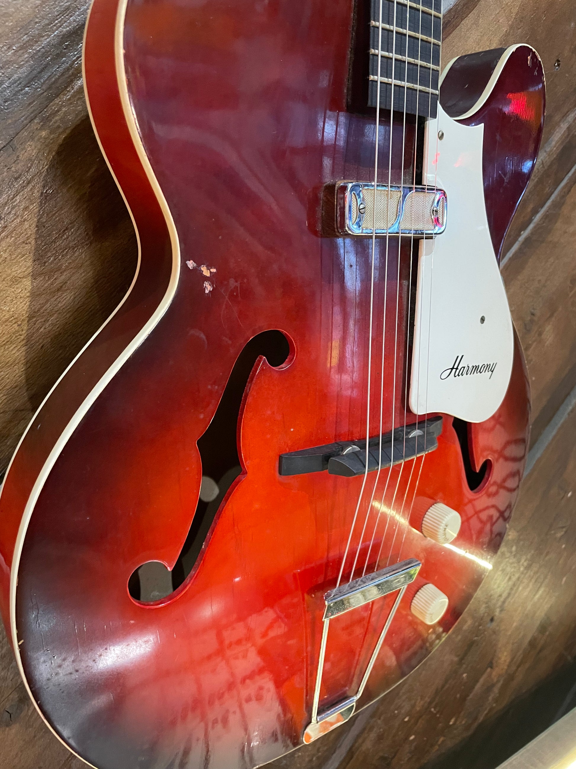 S/H 1960s Harmony H53 Rocket, Red Burst