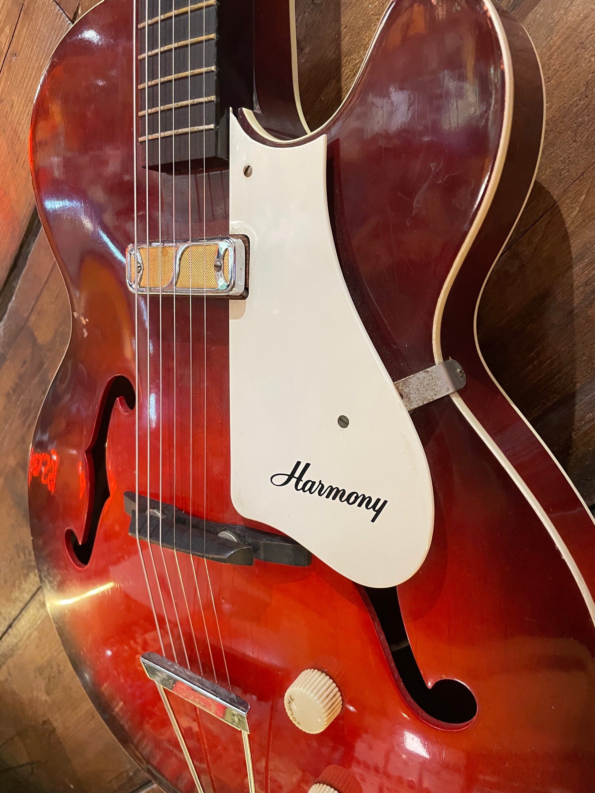 S/H 1960s Harmony H53 Rocket, Red Burst