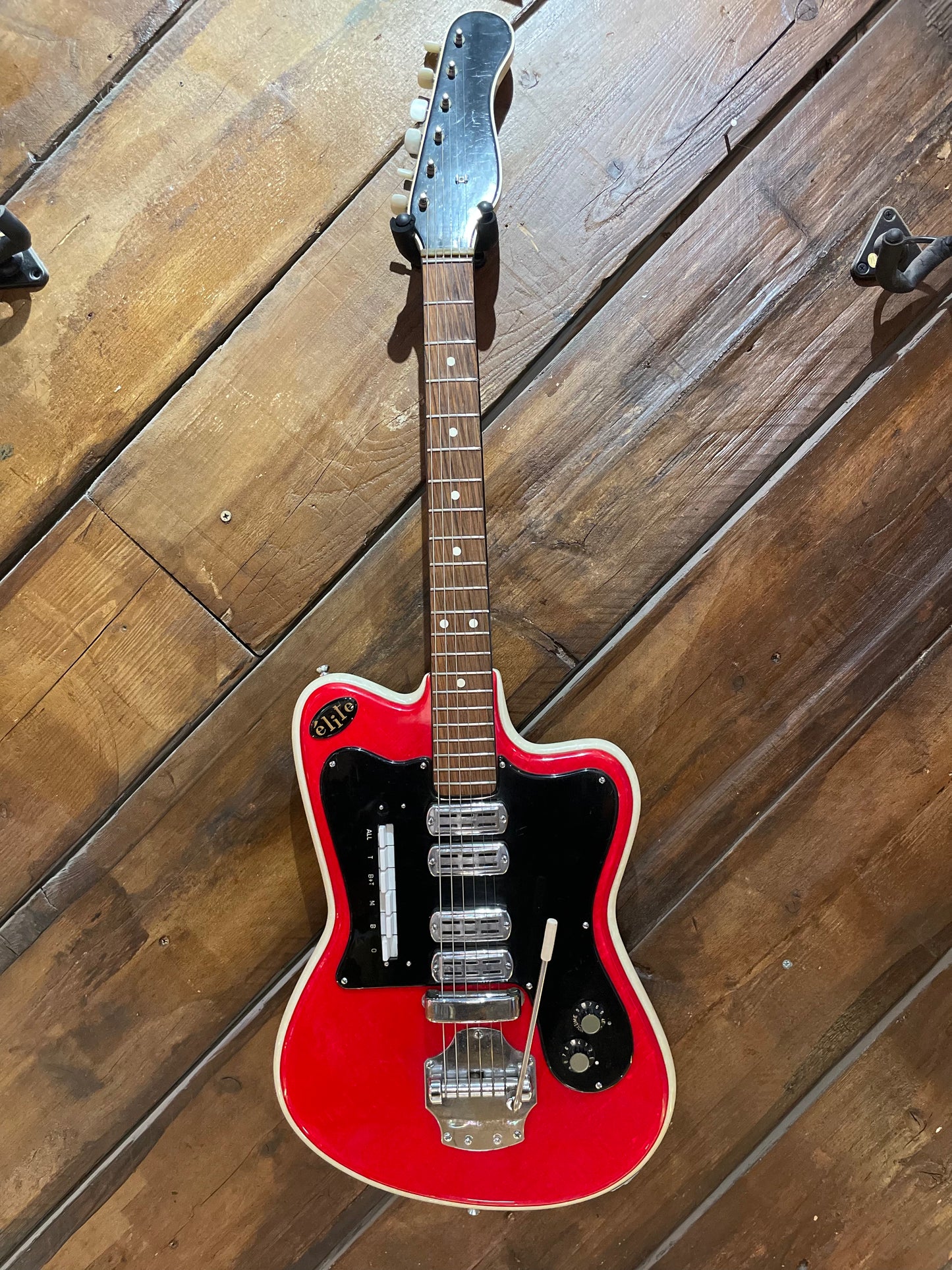 S/H 1960s Crucianelli Elite Electric Guitar, Red