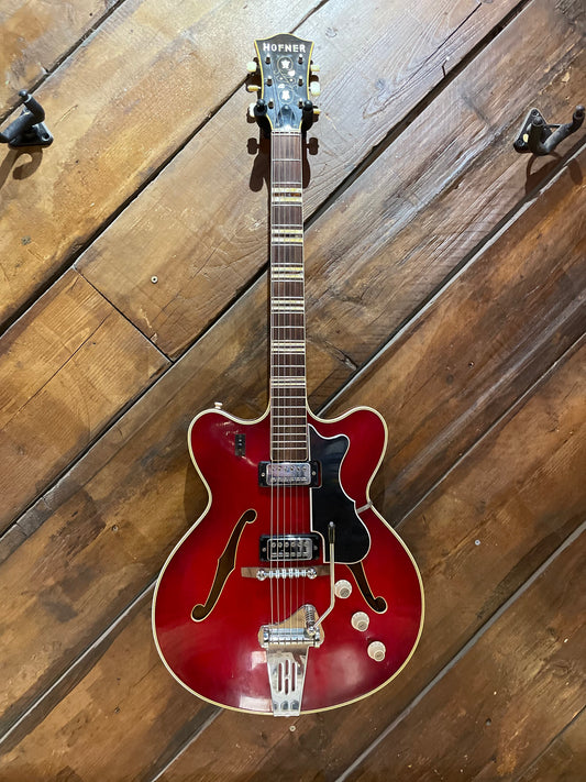 S/H 1960s Hofner Verythin Hollow-Body Electric Guitar, Cherry Red