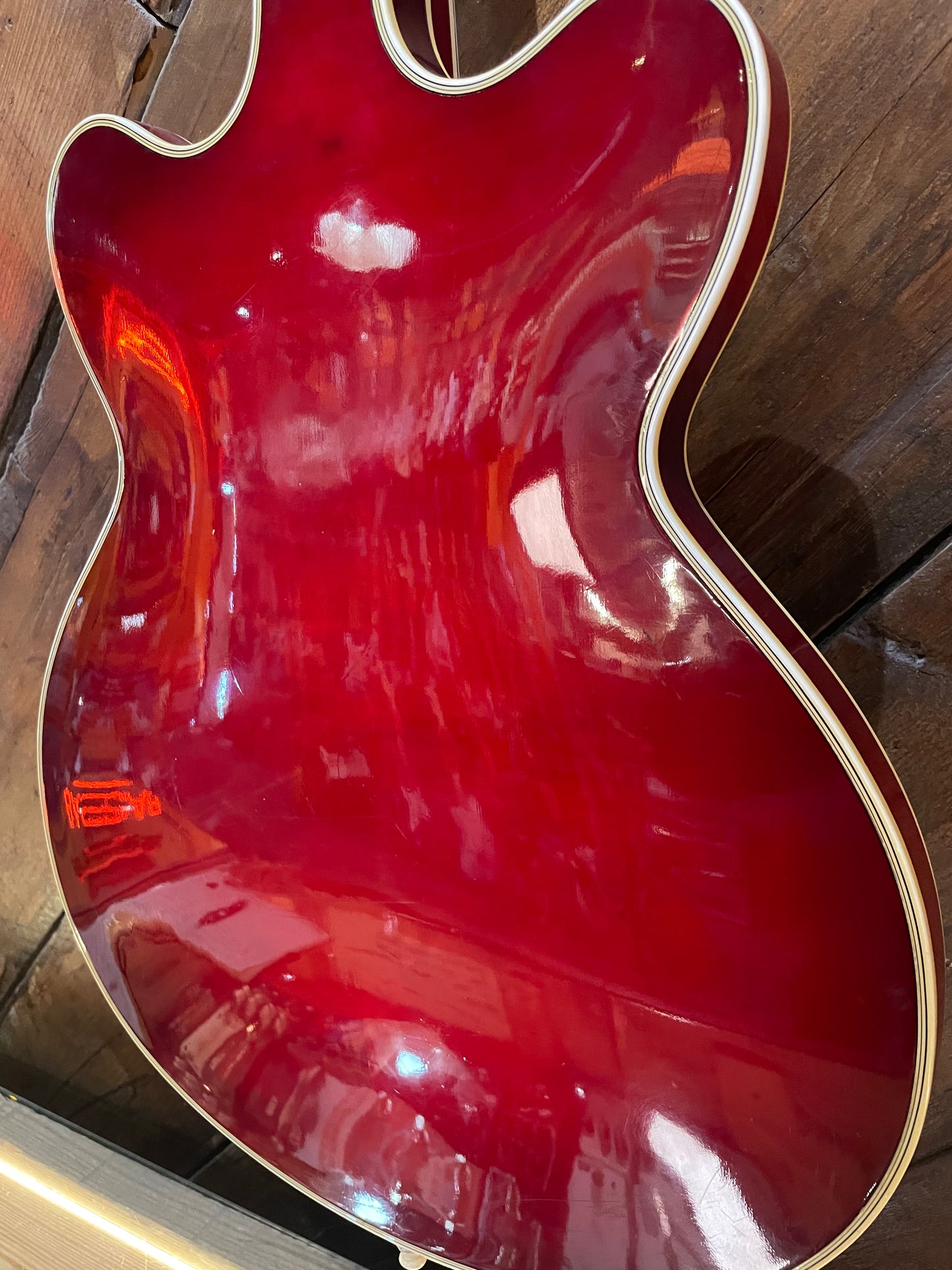 S/H 1960s Hofner Verythin Hollow-Body Electric Guitar, Cherry Red