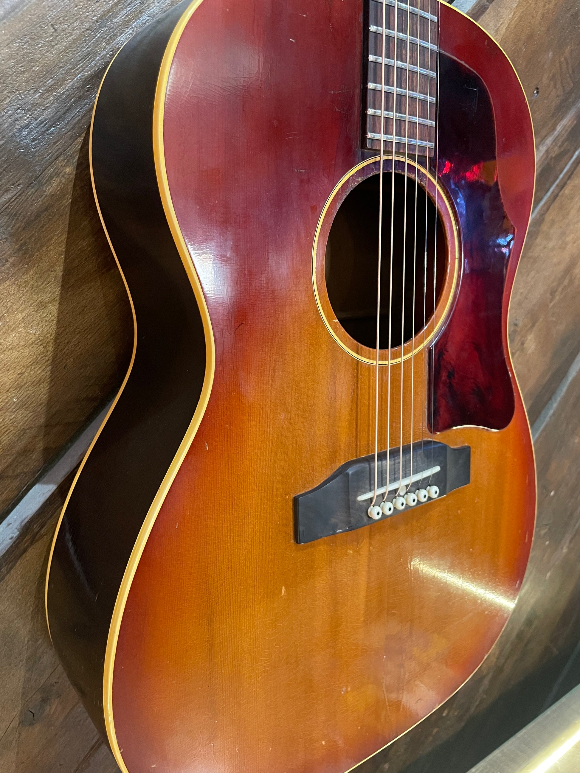 S/H 1966 Gibson LG-1 Acoustic Guitar, Sunburst