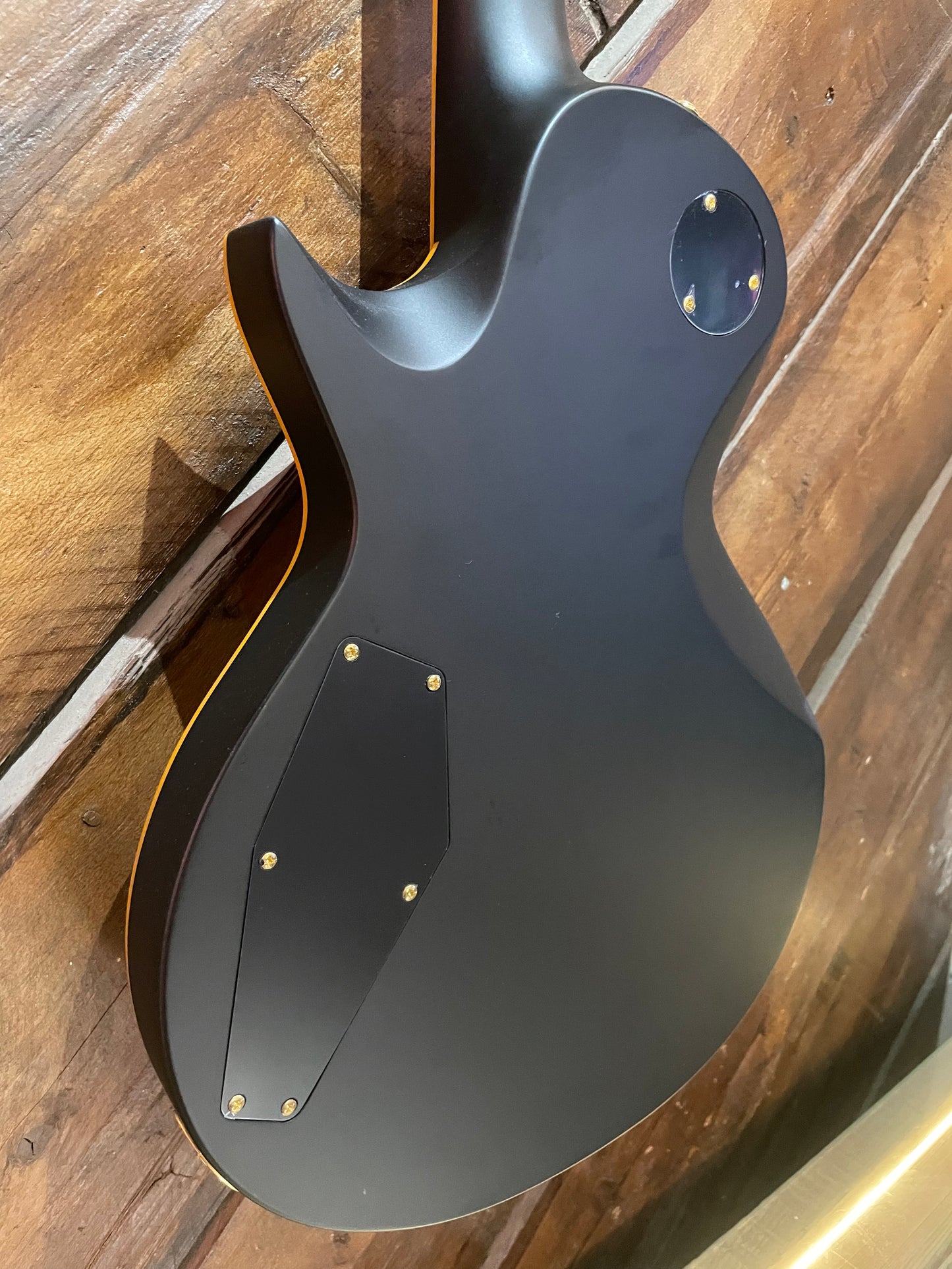 S/H 2019 ESP LTD EC-1000 Deluxe Solid Body Electric Guitar, Matte Black