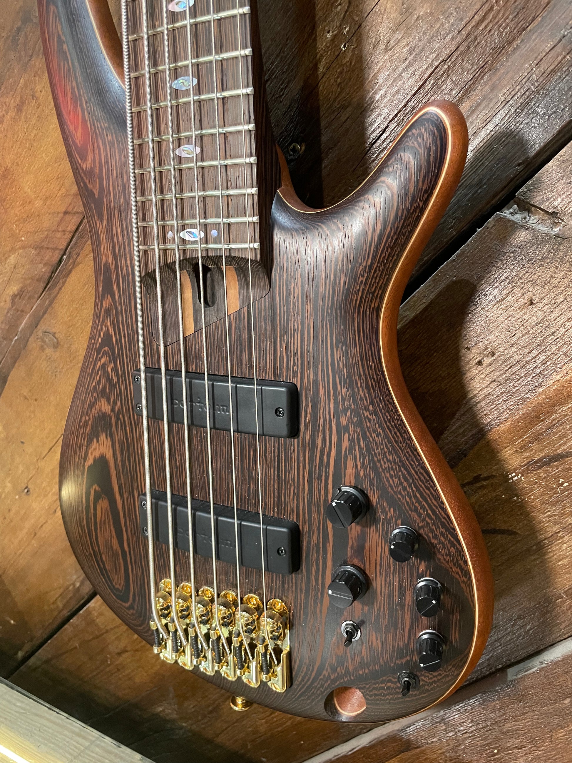 S/H 2023 Ibanez MIJ Prestige SR5006 6-String Electric Bass, Oil
