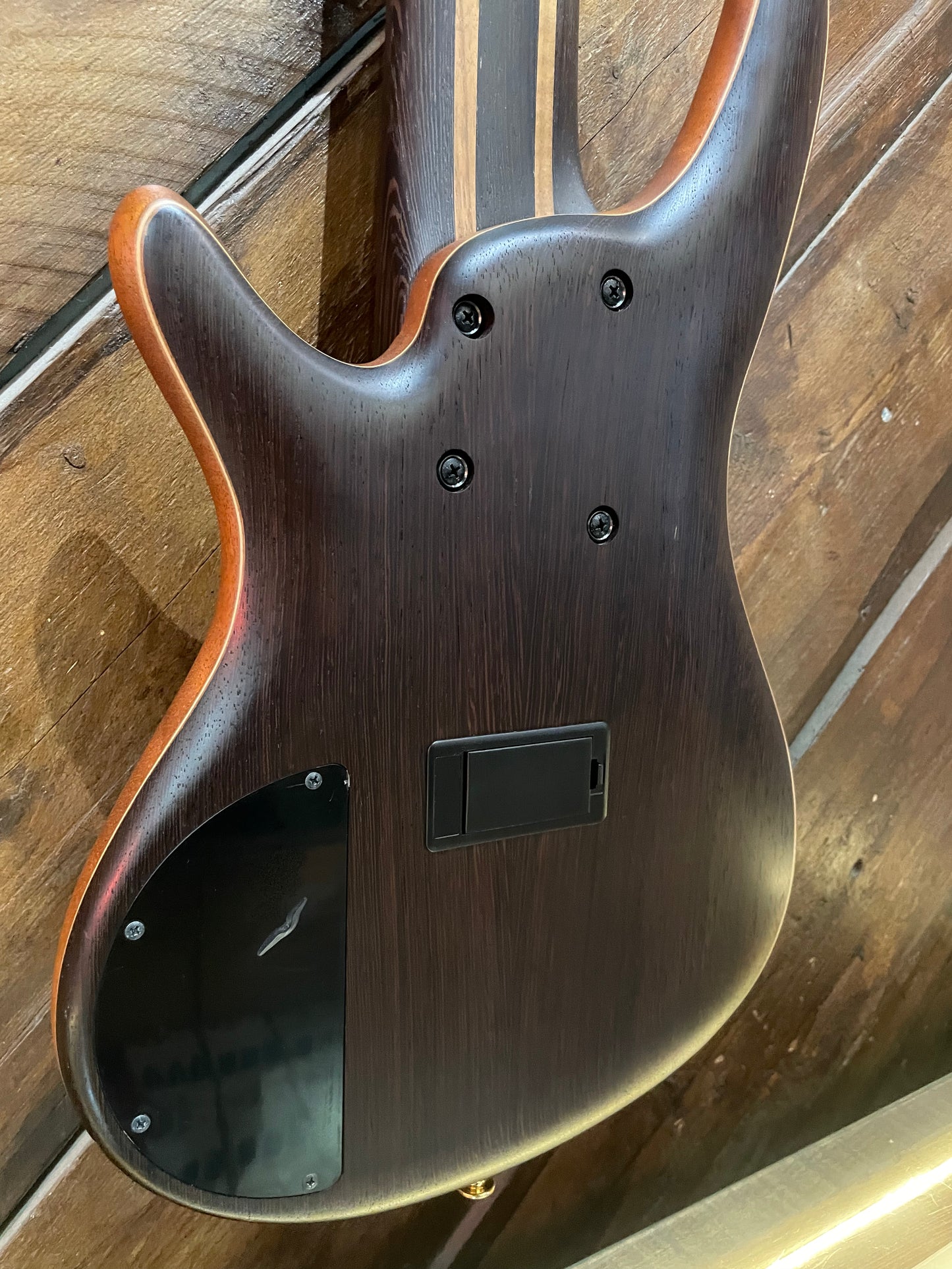 S/H 2023 Ibanez MIJ Prestige SR5006 6-String Electric Bass, Oil