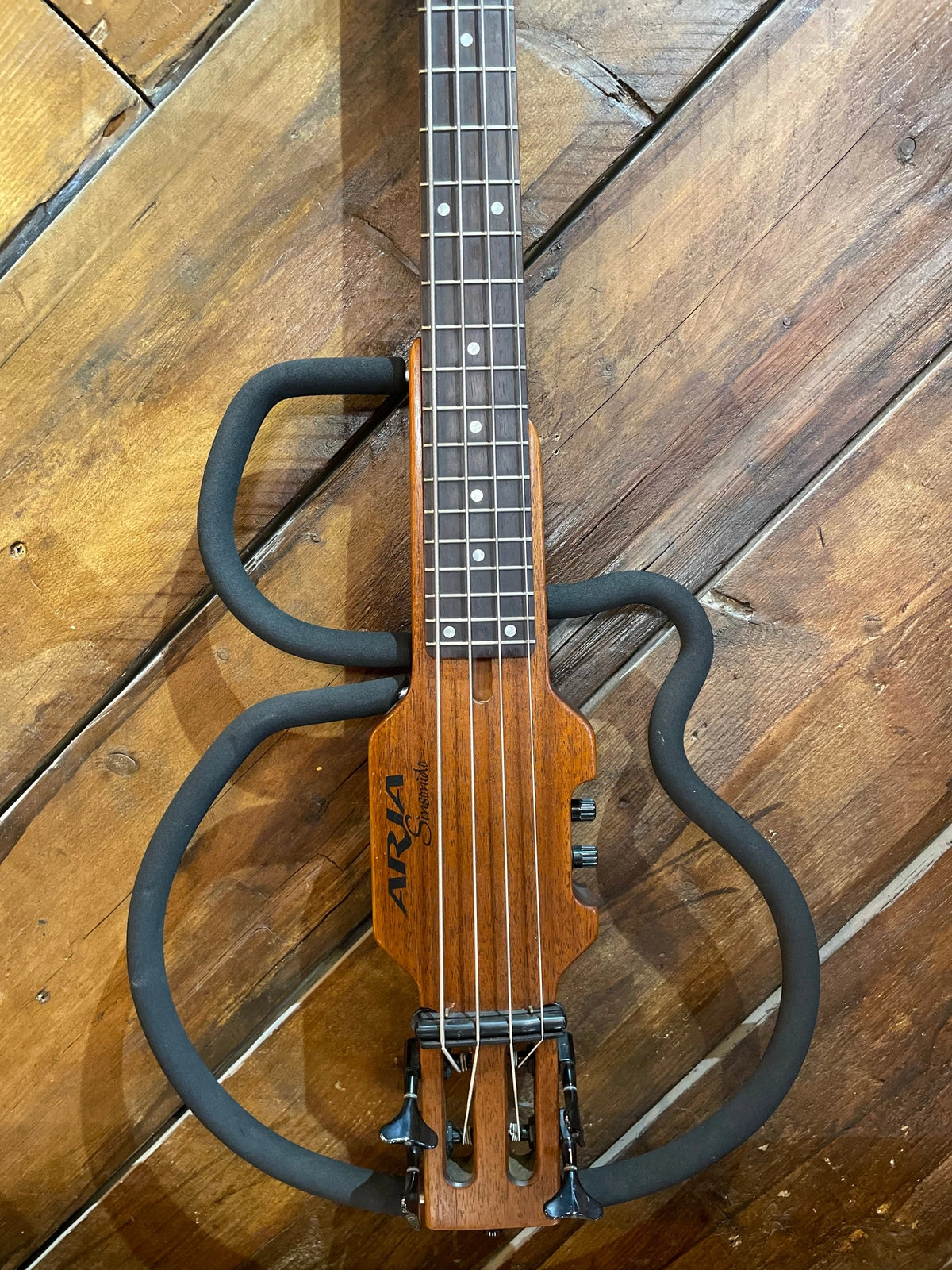 S/H Aria Sinsonido Silent Bass